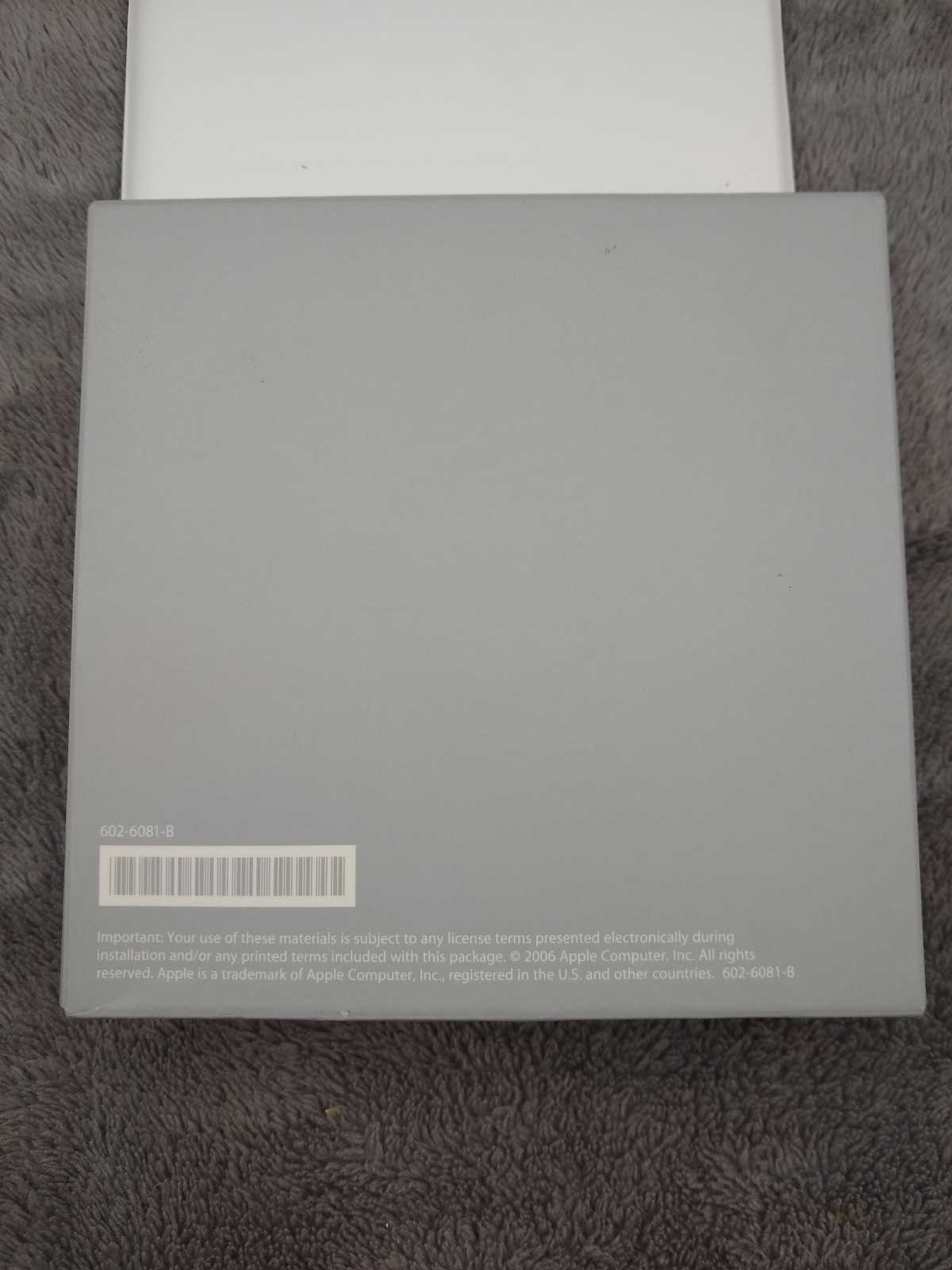 Mac OS X & Application Install Disc 1 & 2 OS 10.4.8 MacBook 2006 Booklet Apple