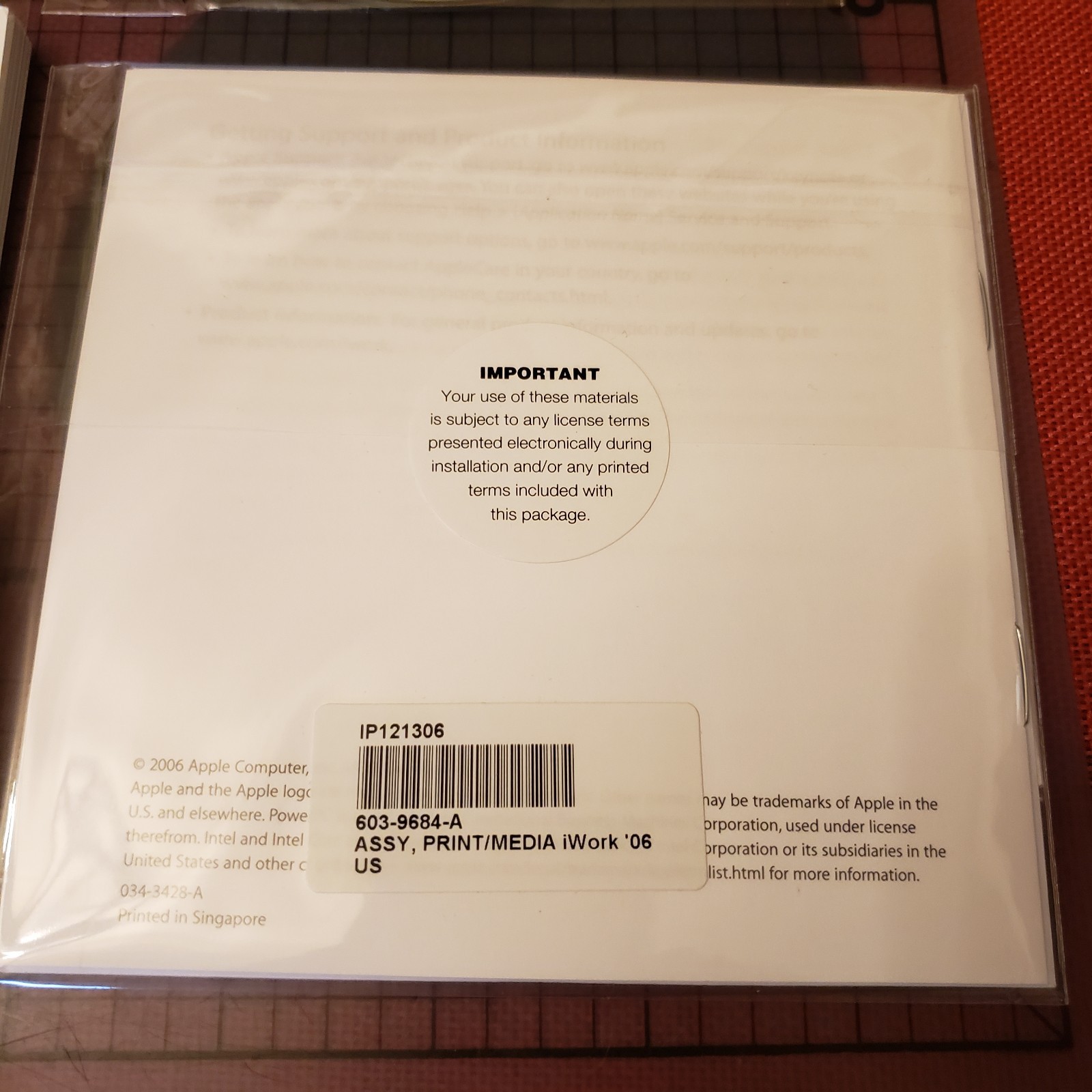 Mac OS X & Application Install Disc 1 & 2 OS 10.4.8 MacBook 2006 & iWork ’06