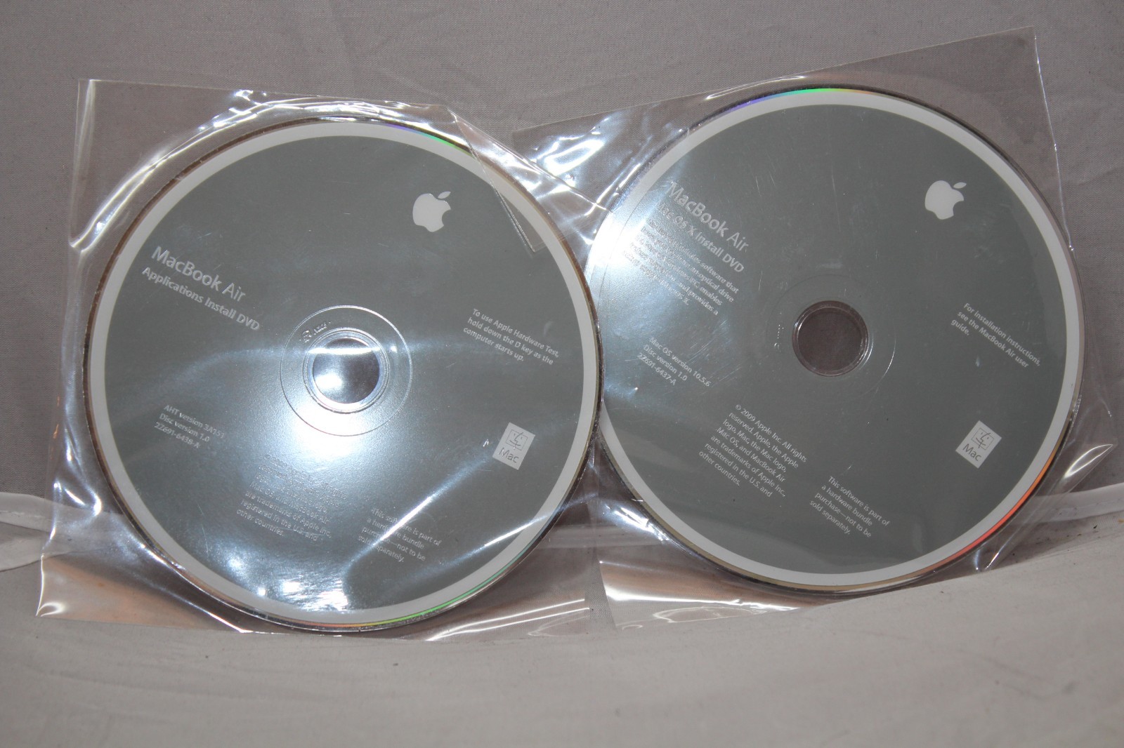 13-inch Apple MacBook Pro Install DVD & Applications DVD with System 10.5.6 OEM