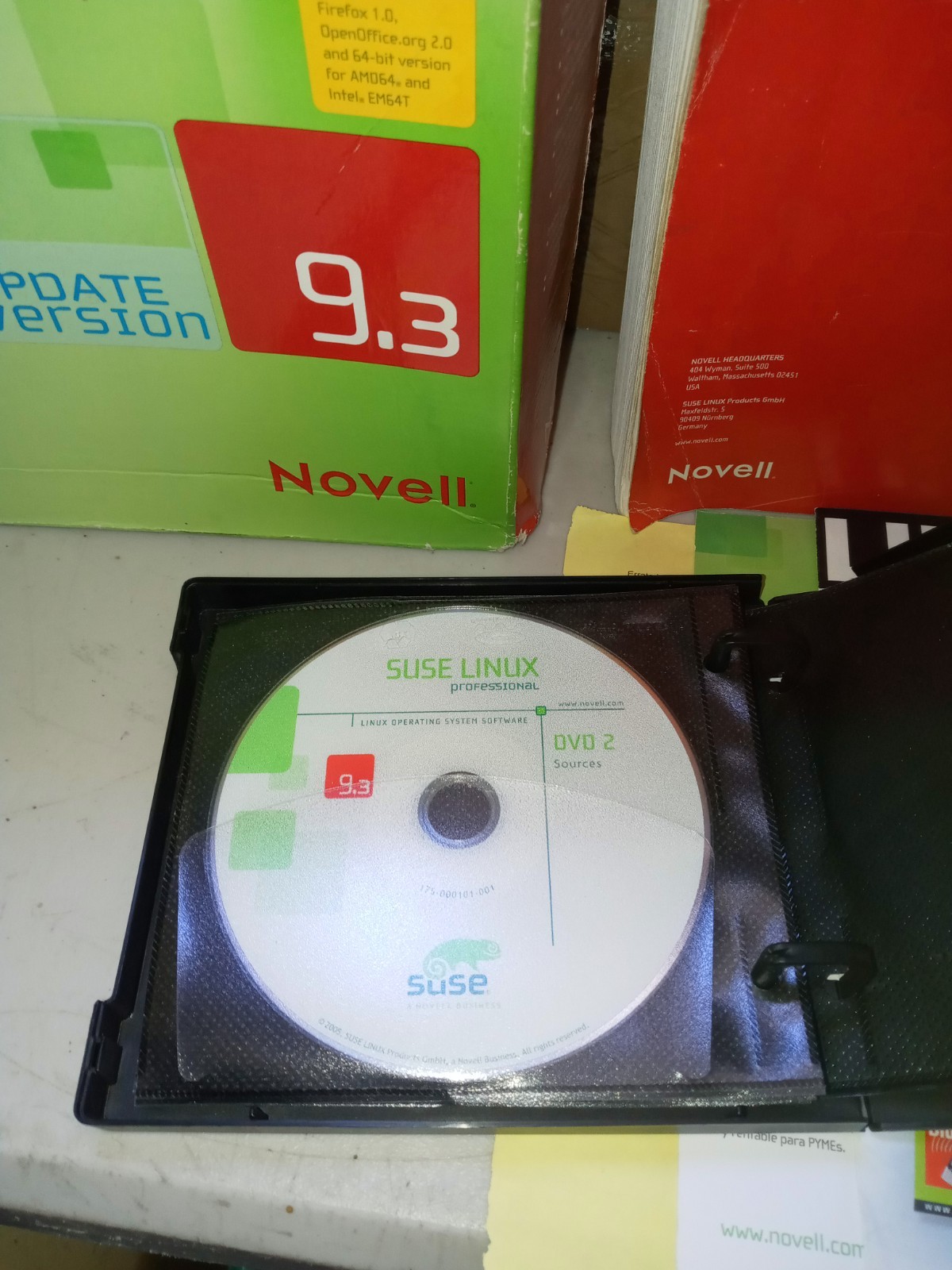 SUSE LINUX Professional 9.3 Includes 7 CD’s, Guide Etc. Big Box Novell