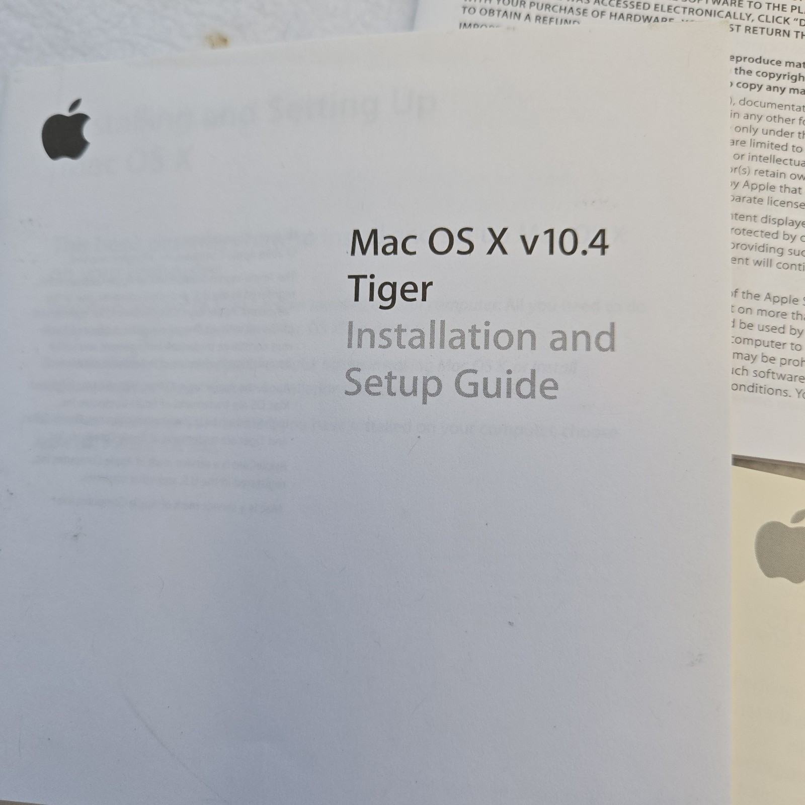 Boxed Apple Mac OS X 10.4 Tiger (MA453Z/A)