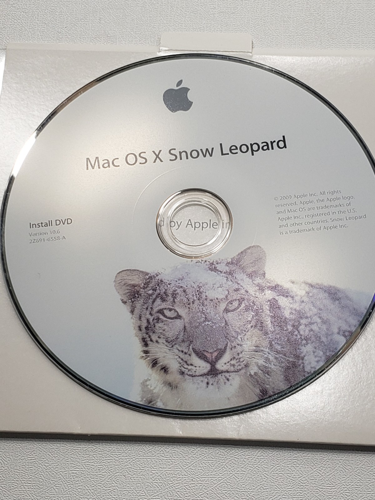 Apple Mac OS X Leopard 10.5.1 MB427Z/A & Snow Leopard 10.6 Retail Lot