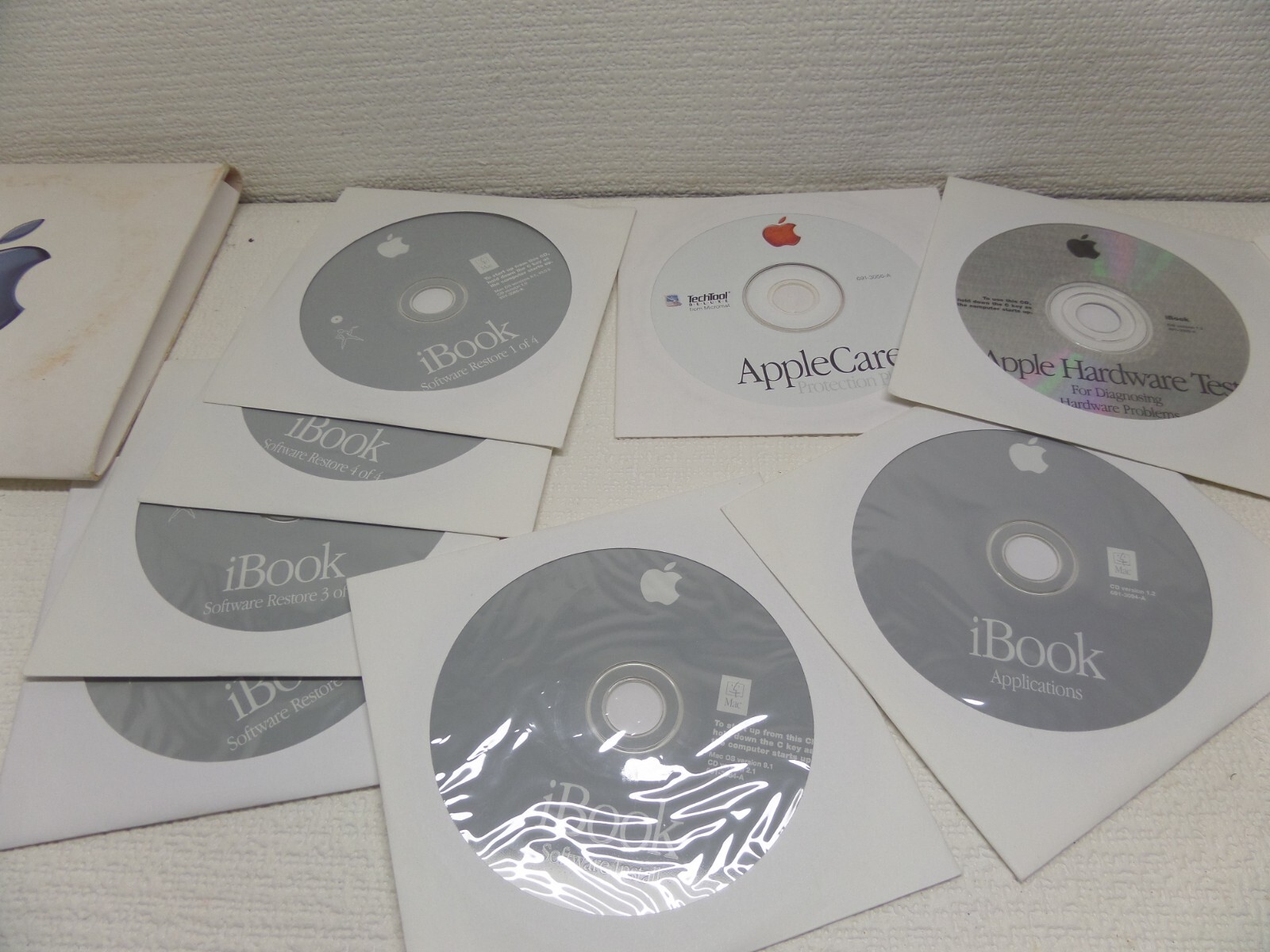 iBook Mac software restore Disc 1-4 OS Ver 9.1,10.0.3, + Software/ Applications