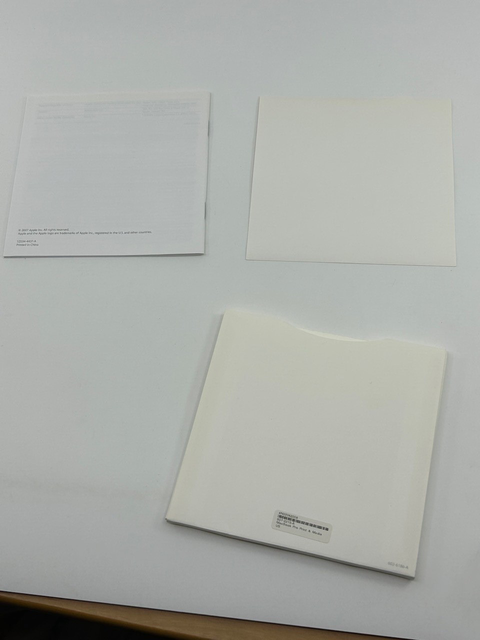 Apple MacBook Pro Mac OS X Install Disc 1 & 2 Version 10.5.2 + Apple Stickers