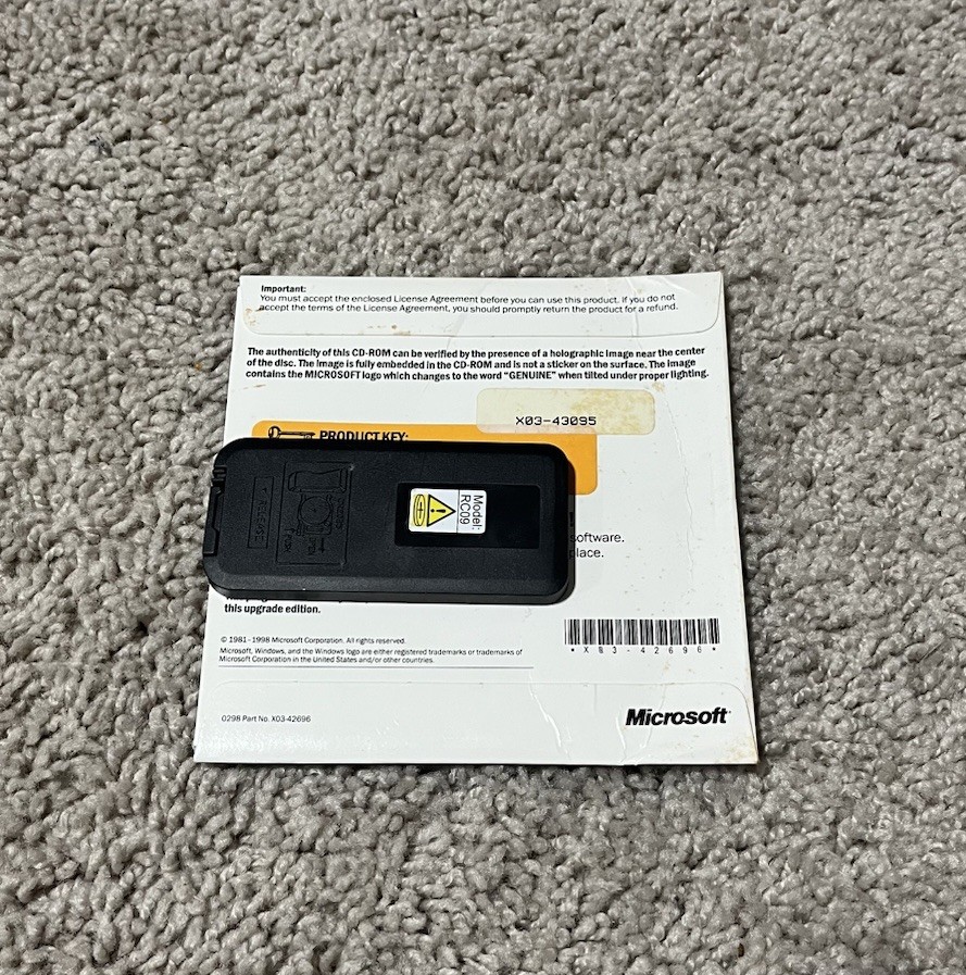 VINTAGE Microsoft Windows 98 Upgrade CD with Product Key