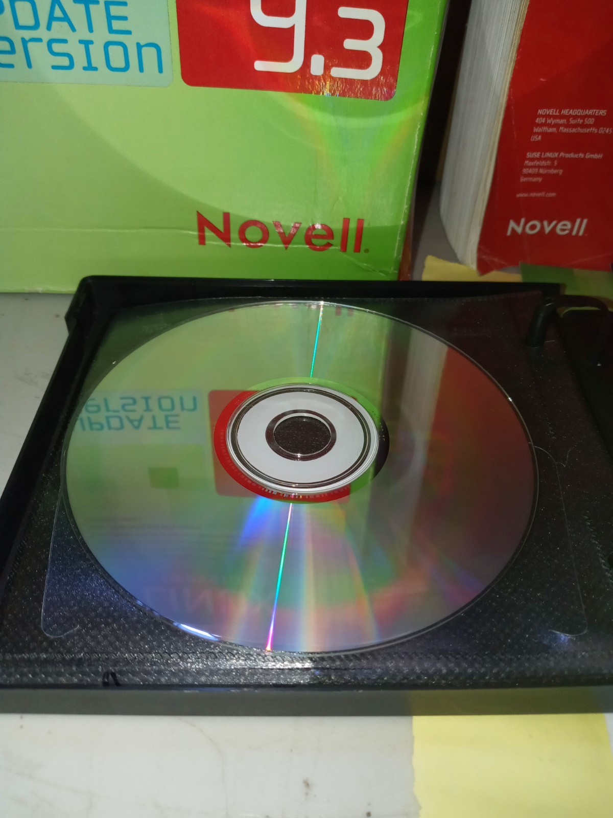 SUSE LINUX Professional 9.3 Includes 7 CD’s, Guide Etc. Big Box Novell