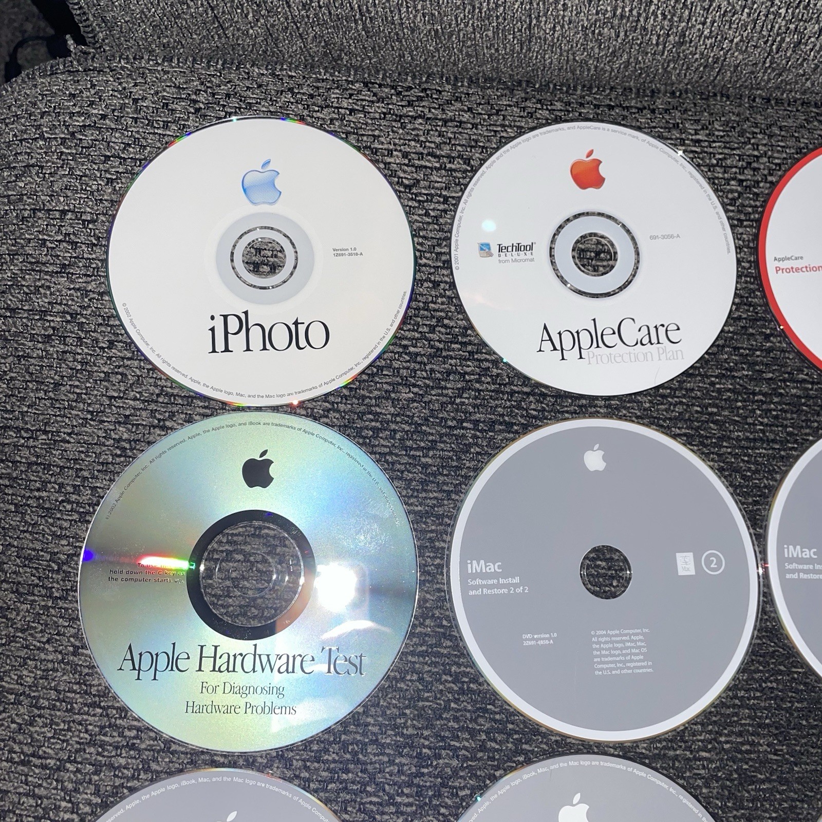 Rare Vintage Apple 16 Disc DVD CD iBook 691-3539-A Install Media 2004 iPhoto 1.3