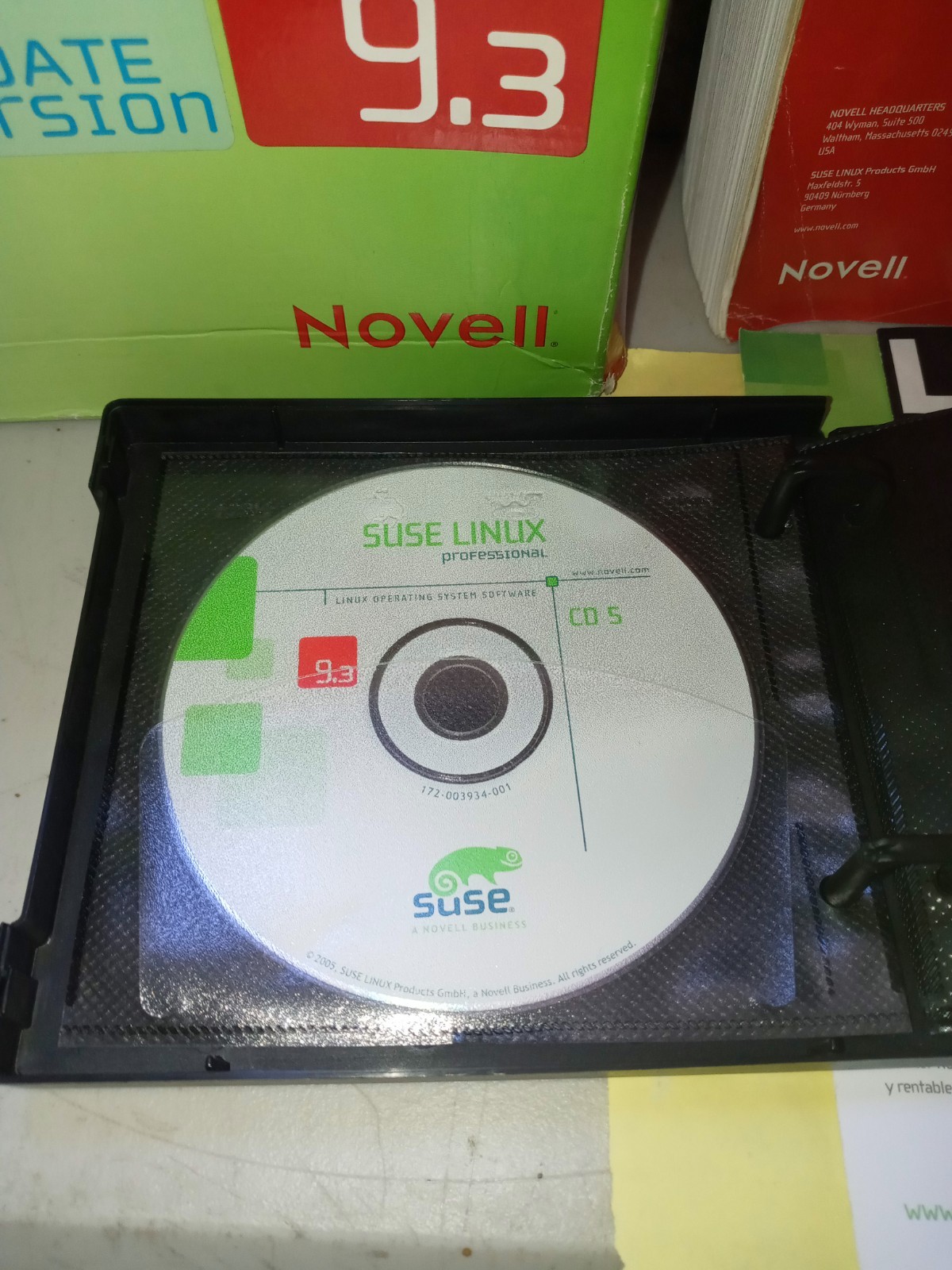 SUSE LINUX Professional 9.3 Includes 7 CD’s, Guide Etc. Big Box Novell