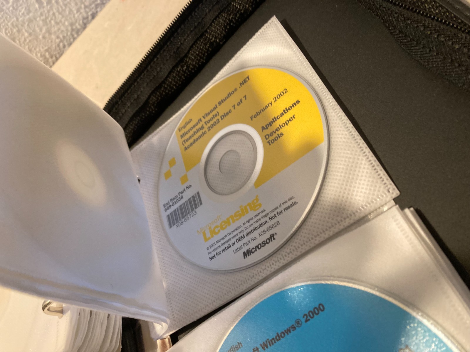 Microsoft Technet Plus CD Subscription Binder Discs – 2000-2001