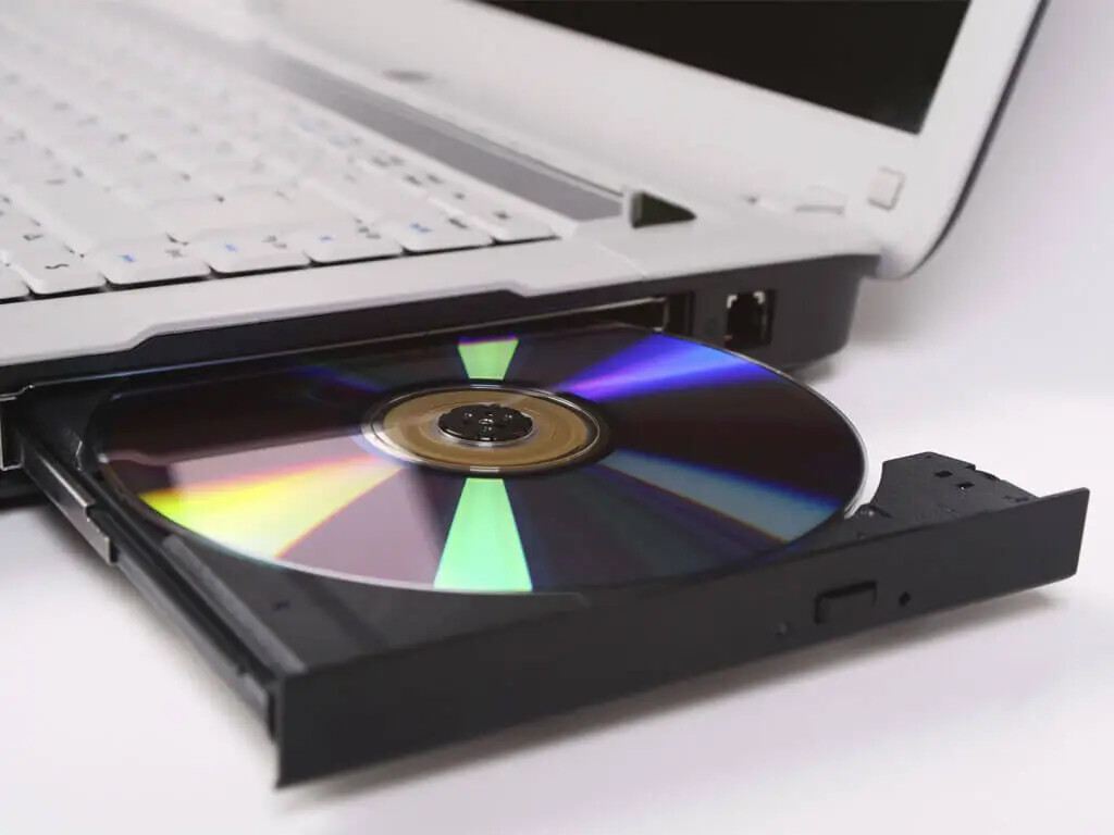 Zorin OS Linux – Core 18.1 / Education 18.1 / Lite 15.3 / AiO – on DVD / USB ± C