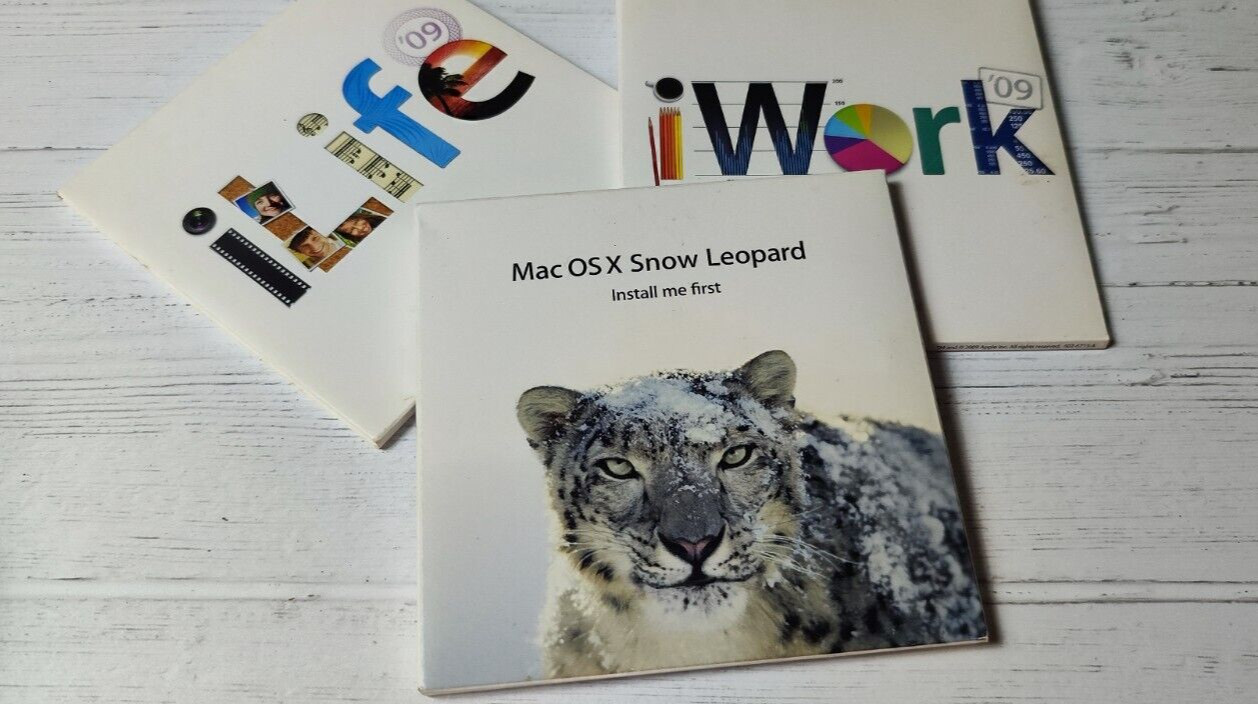 Apple Mac Set Includes Mac OS X Snow Leopard iLife 09 iWork 09 MC209Z/A w/ OS X