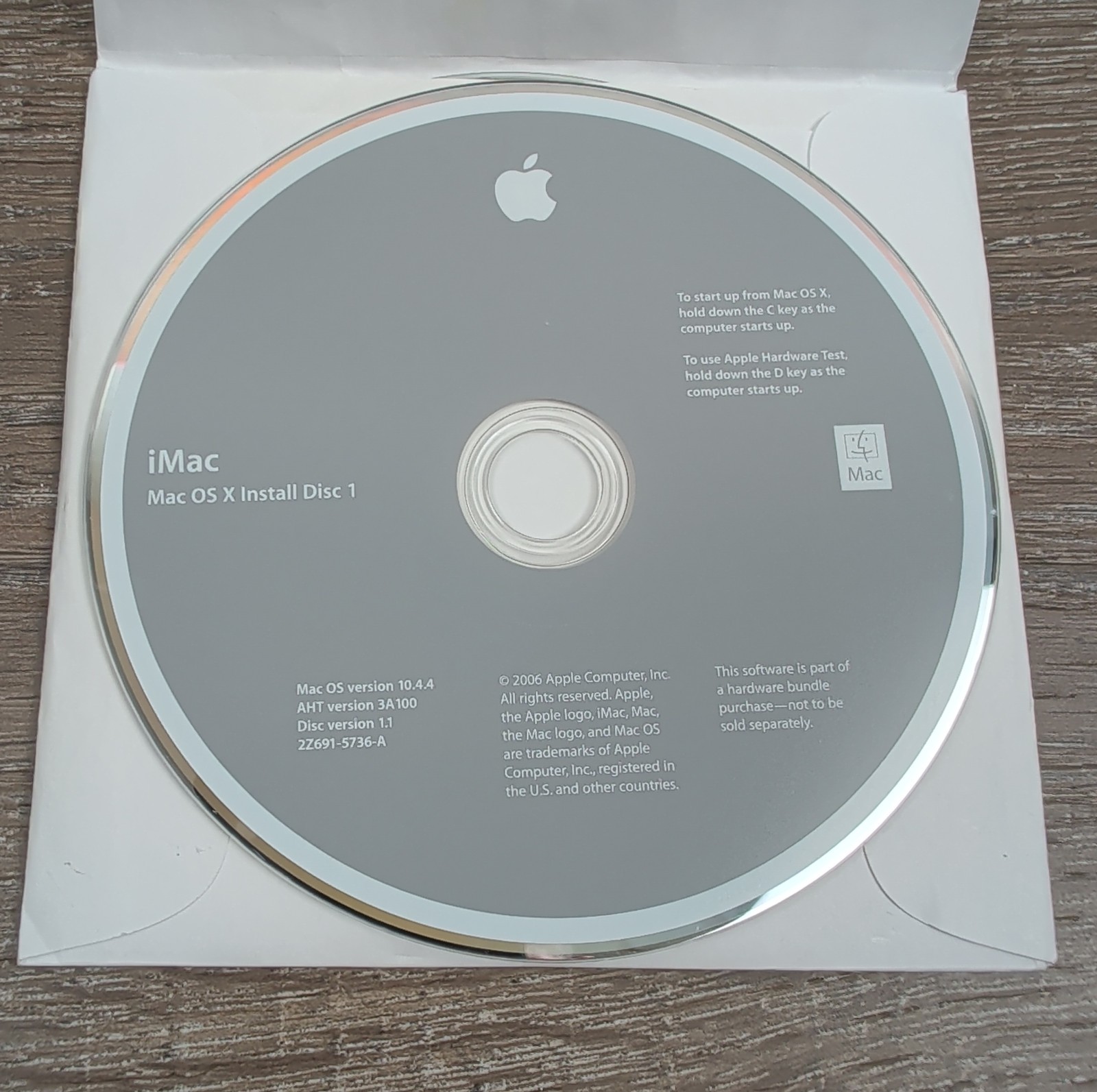 Apple iMac OS X Install Disc 1 & 2 Version 10.4.4 2006