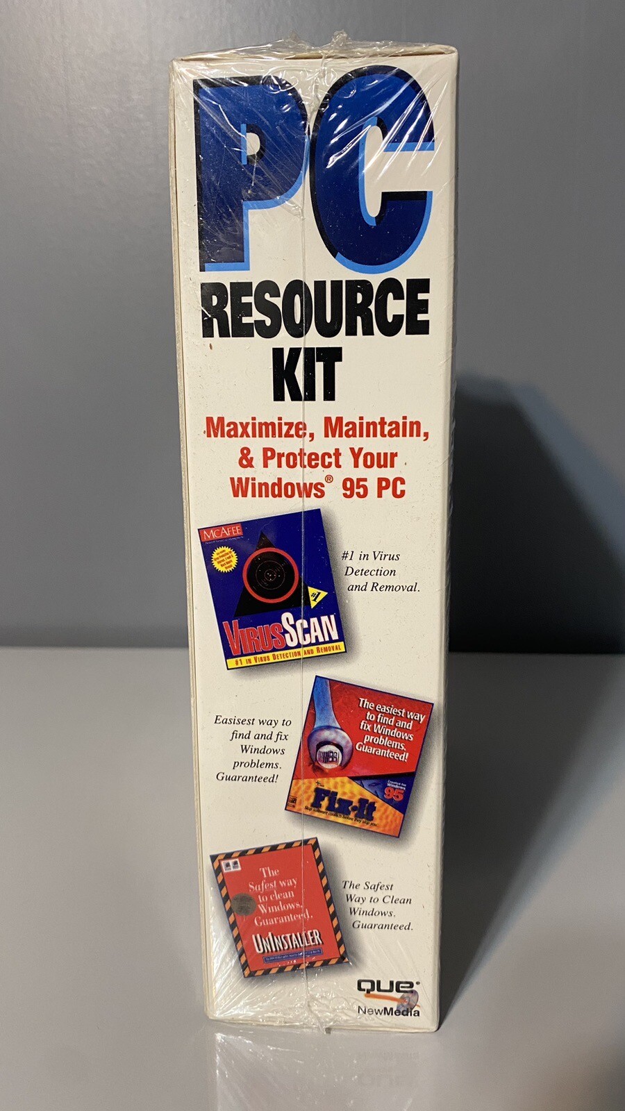 Windows 95 PC Resource Kit (McAfee VirusScan, Vertisoft Fix-It, Uninstaller)