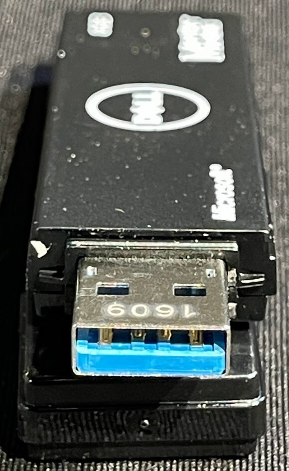 Dell / MS Windows 7 – 32 / 64 Bit Recovery Thumb Drive Media / 8GB / 6M1M3