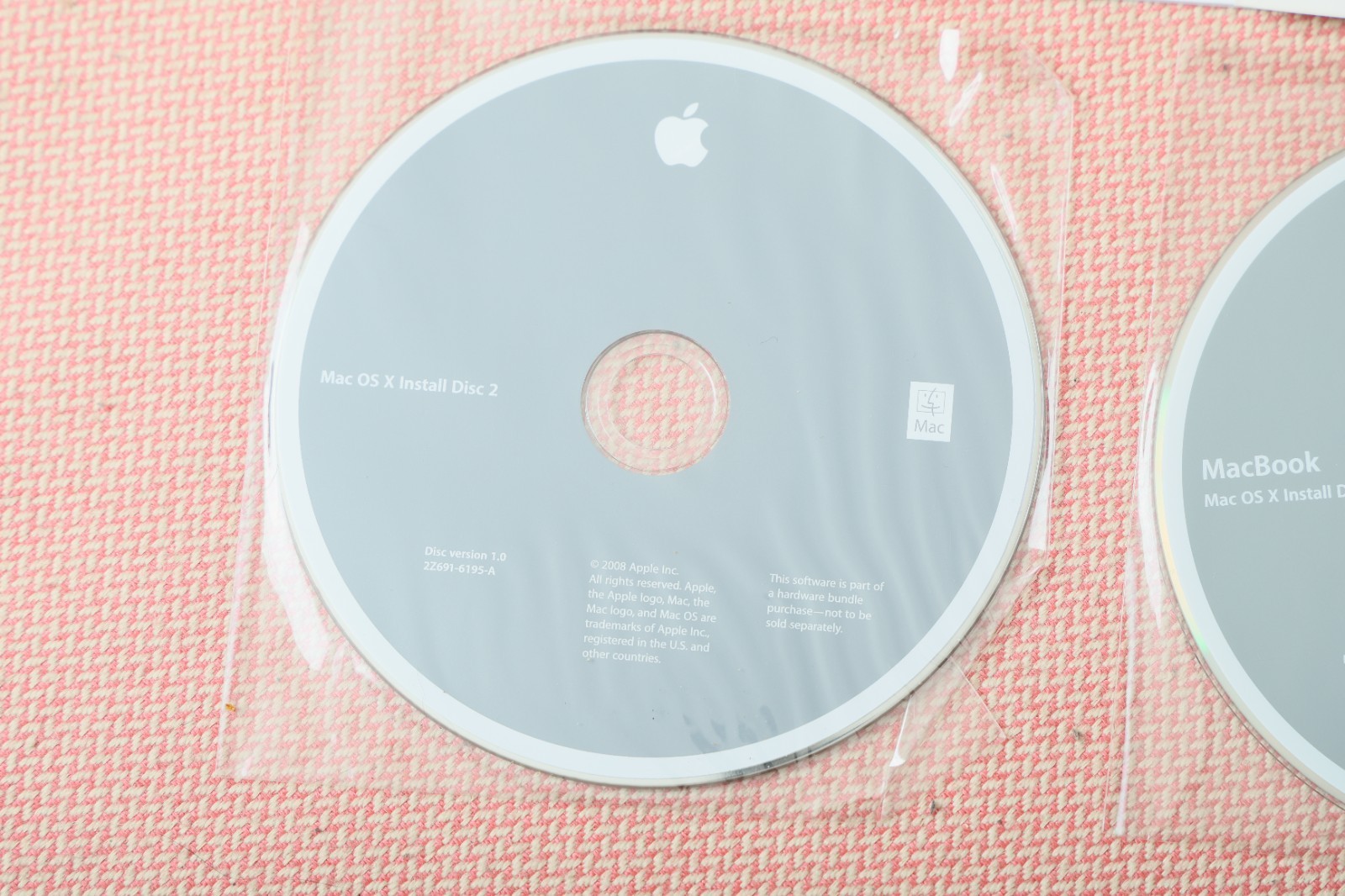 MacBook OS X 10.5.2 Install Disc 1 and 2 2008 2Z691-6209-A 2Z691-6195-A