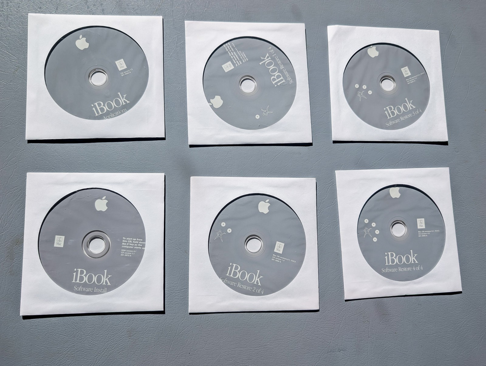 Apple iBook Applications, Software Install and Software Restore Discs