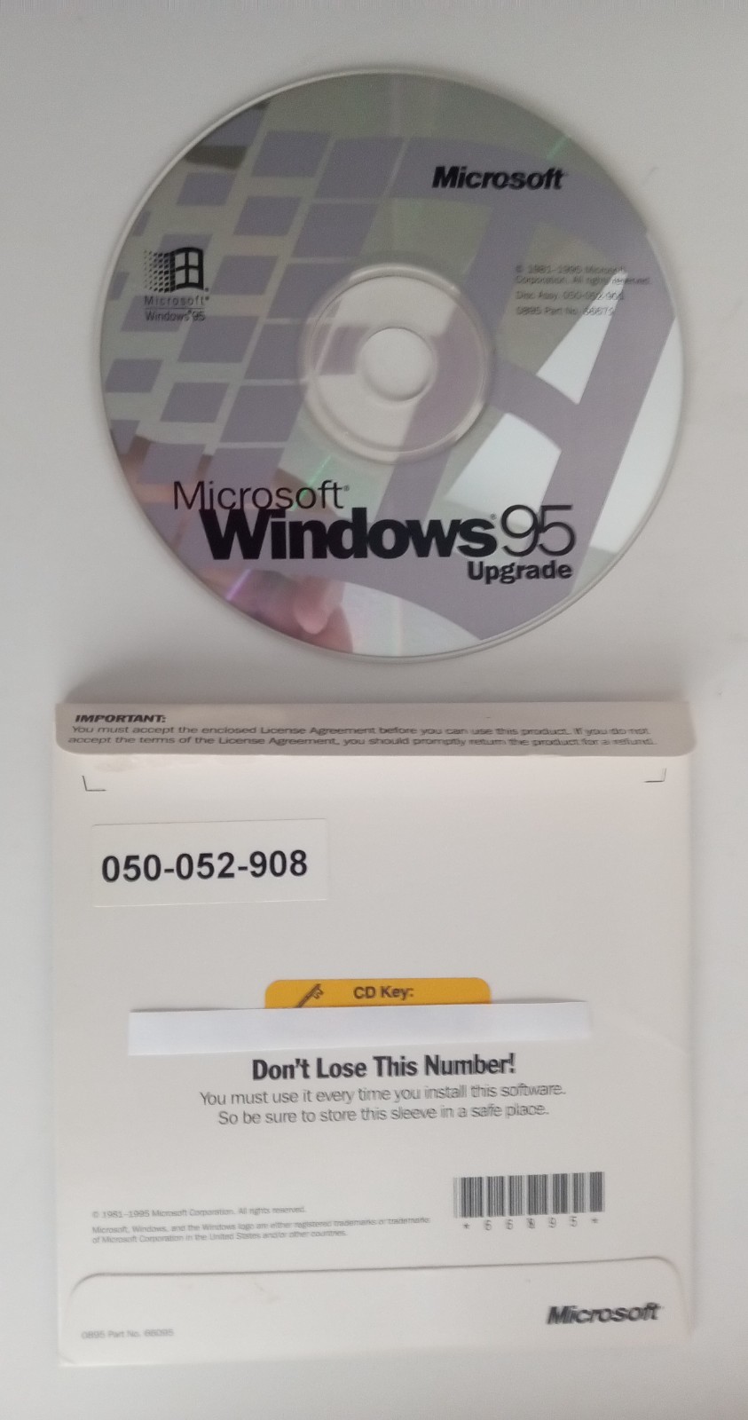 Microsoft Windows 95 Upgrade Software with CD-ROM, Product Key & Manual.