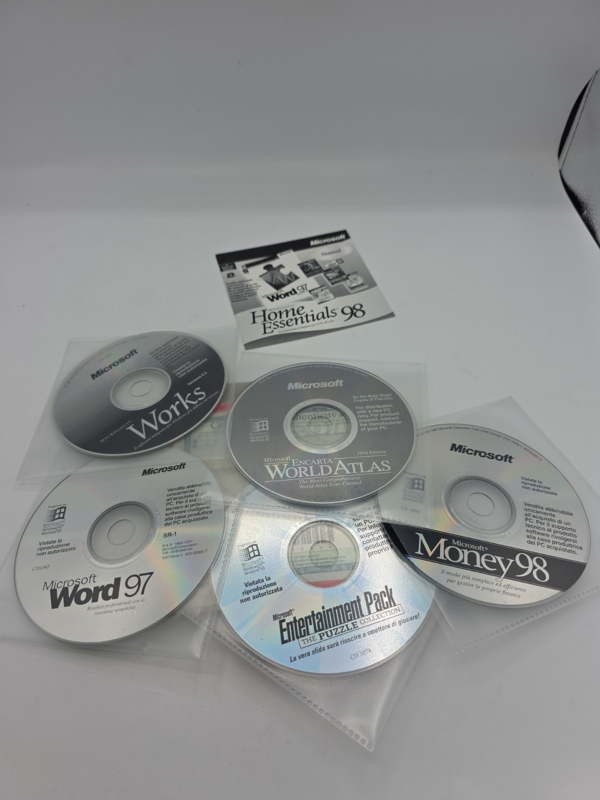 MICROSOFT 98 HOME ESSENTIALS WINDOWS ITALIAN CD SET SOFTWARE