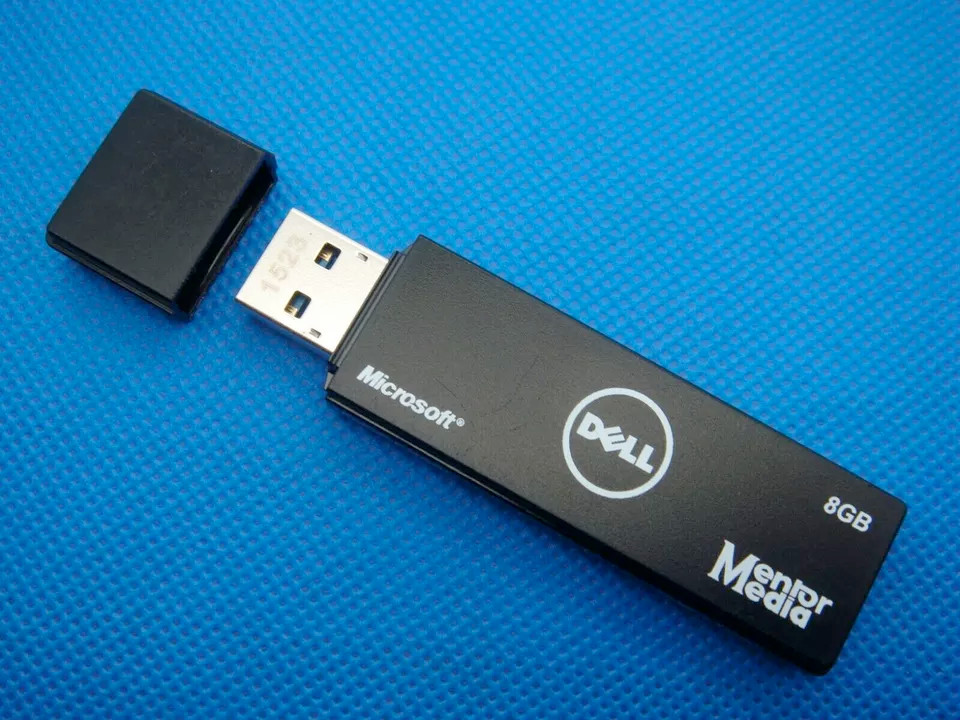 Dell Windows 10 PA5080L-MM8U Recovery Flash Drive Media Mentor 8GB 5F11T 05F11T