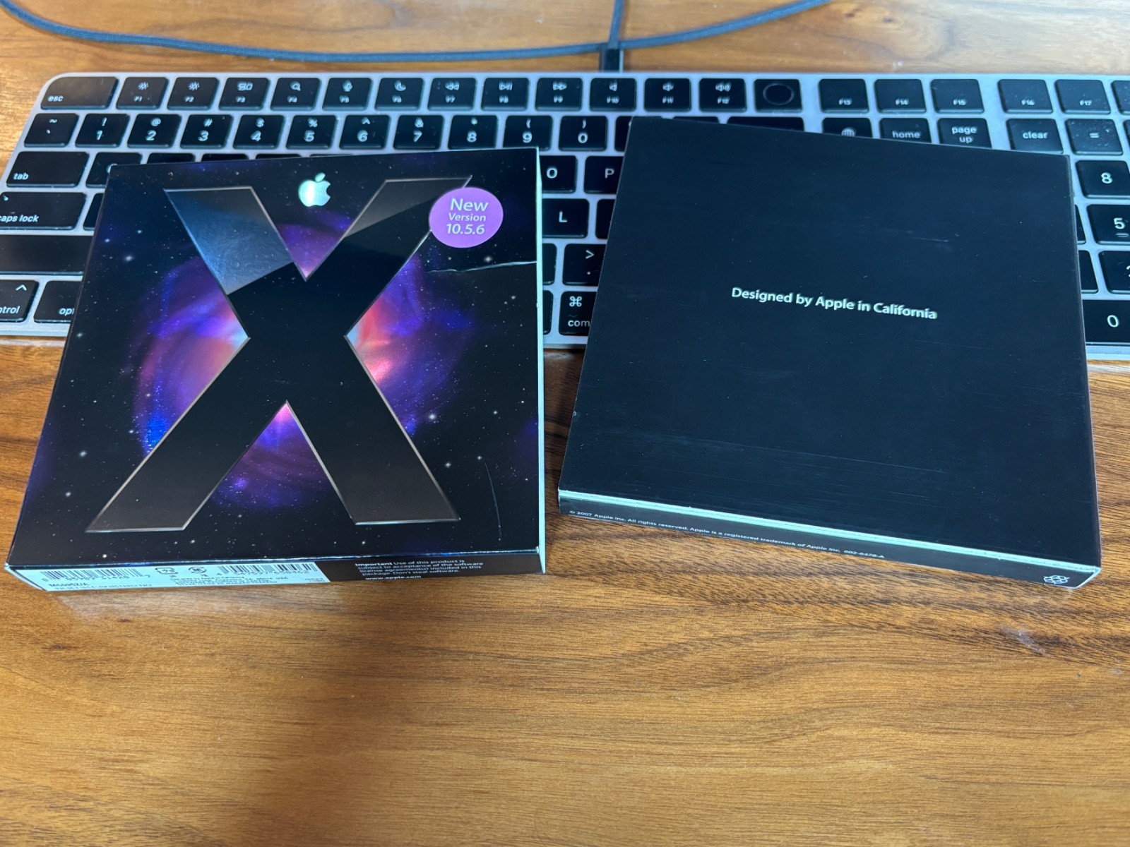 Apple Mac OS X 10.5.6 Leopard Retail DVD