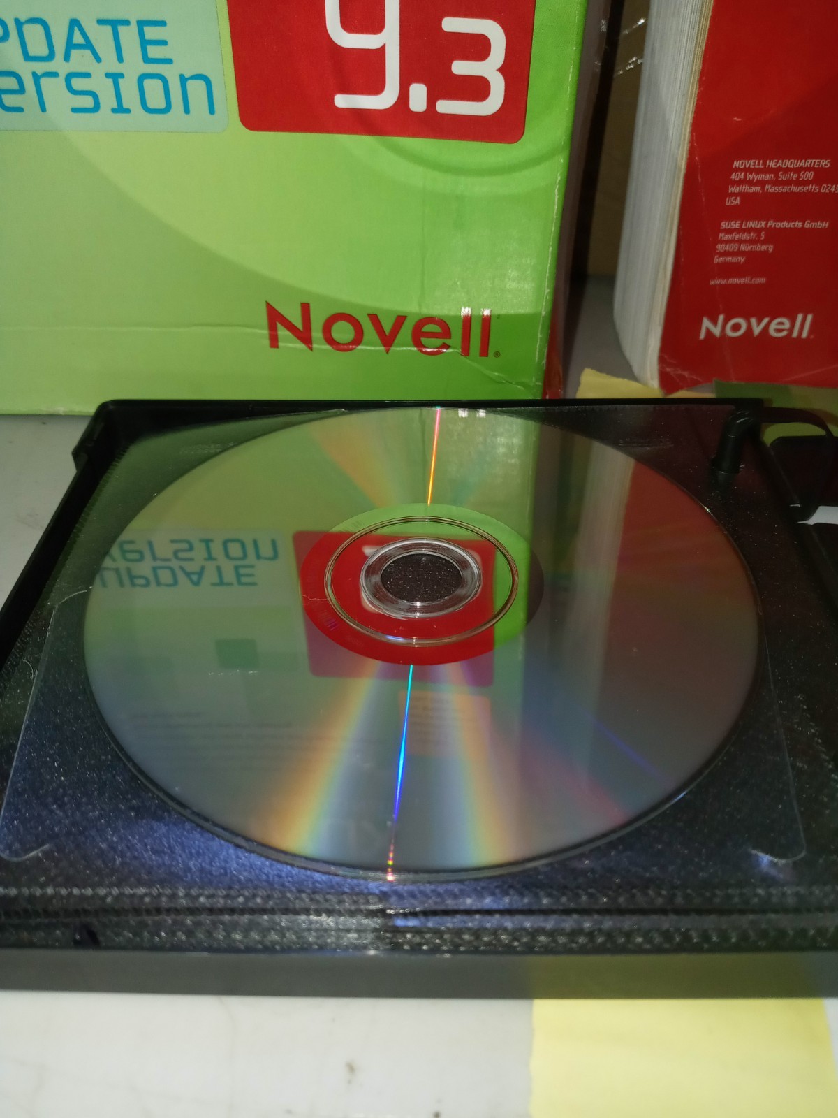 SUSE LINUX Professional 9.3 Includes 7 CD’s, Guide Etc. Big Box Novell