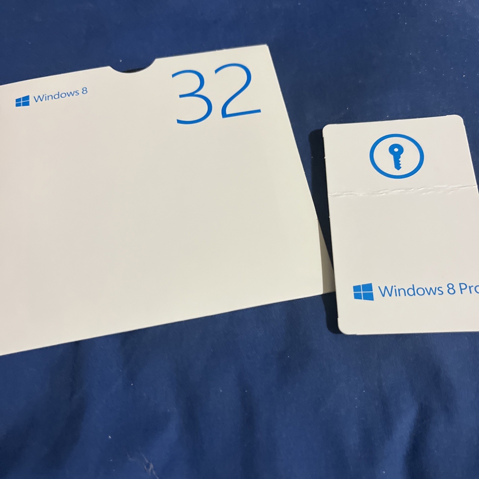 Microsoft Windows 8 Pro Upgrade for PC 32 bit/64 bit – DVD (3UR-00001)