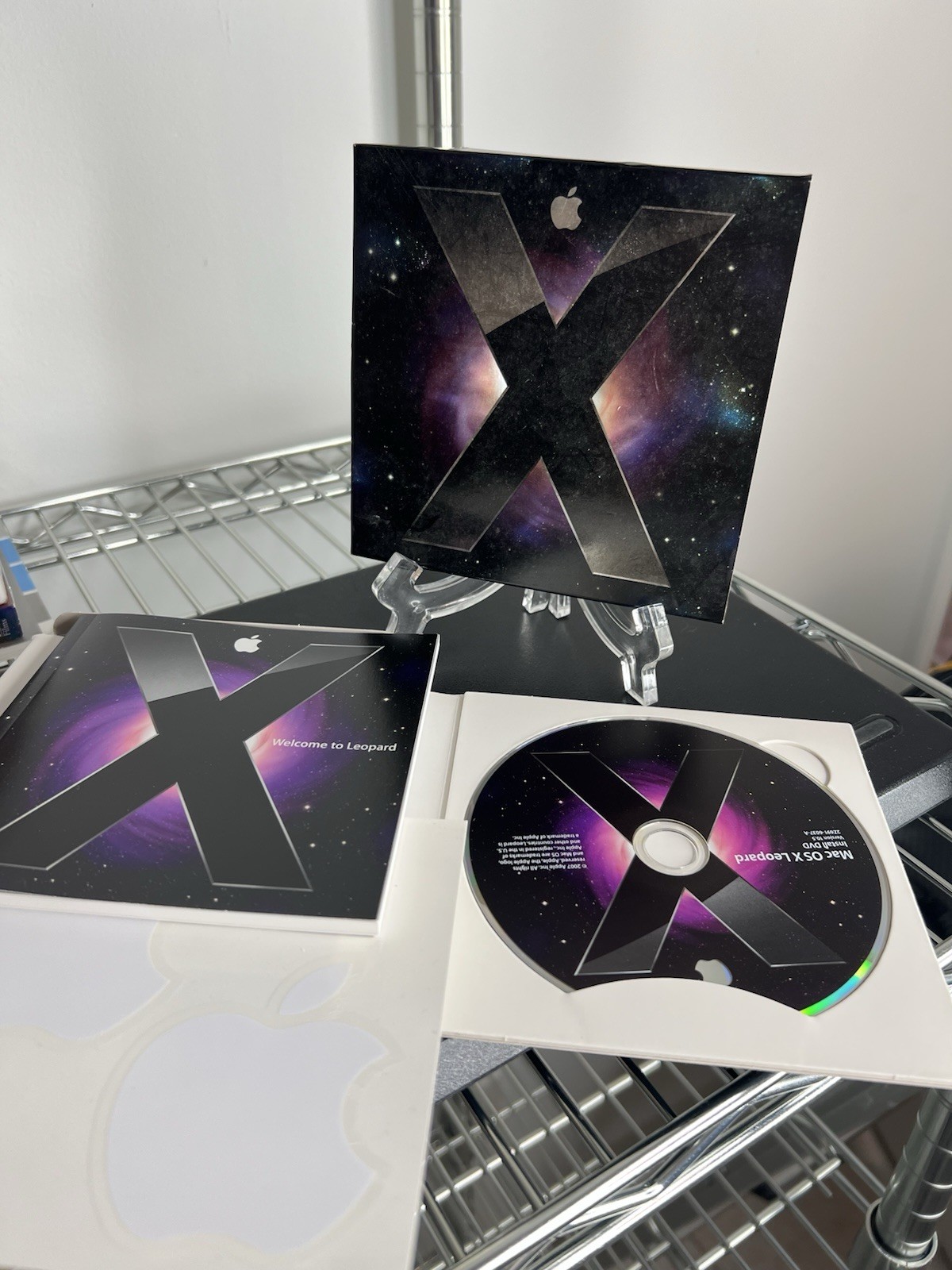 Apple Mac OS X Leopard 10.5 Retail DVD for Mac (English)