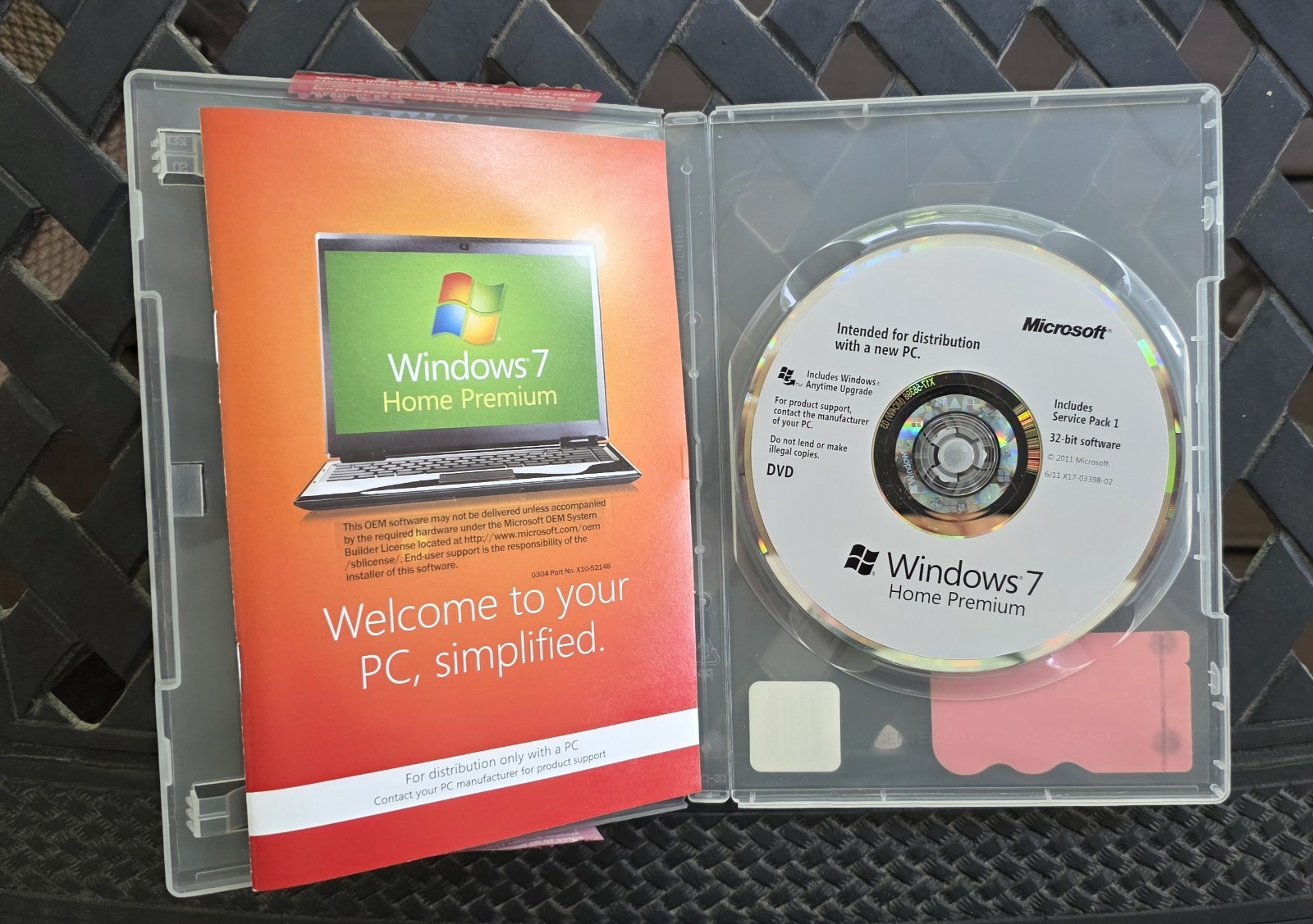 Microsoft Windows 7 Home Premium 32-Bit w/Product Key SP1 OEM DVD Used