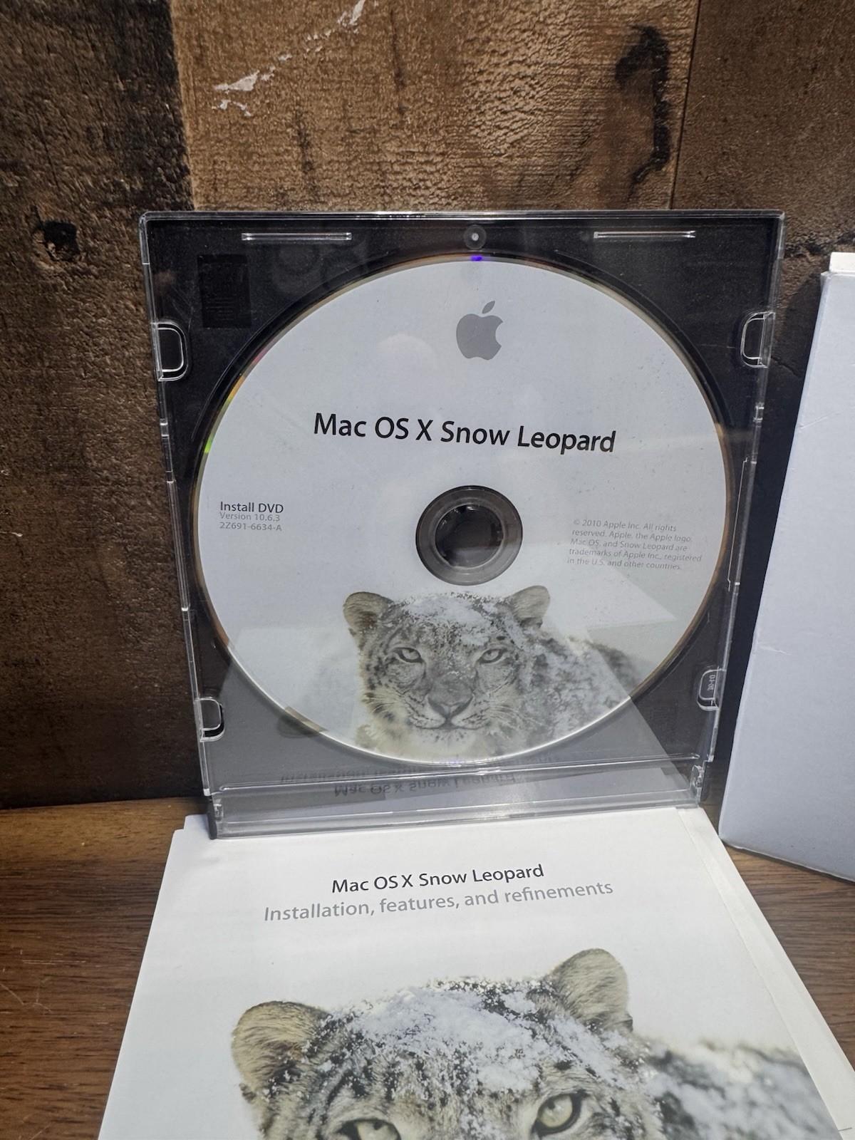 Apple Mac OS X Snow Leopard 10.6.3 Retail Install DVD MC573Z/A With Stickers