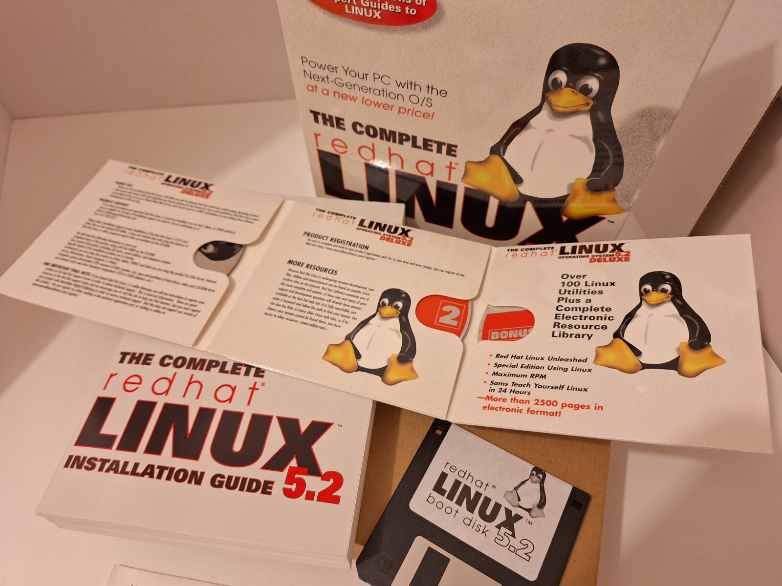 Linux 5.2 The Complete Redhat Operating System Deluxe Secure Server 3 CD Book
