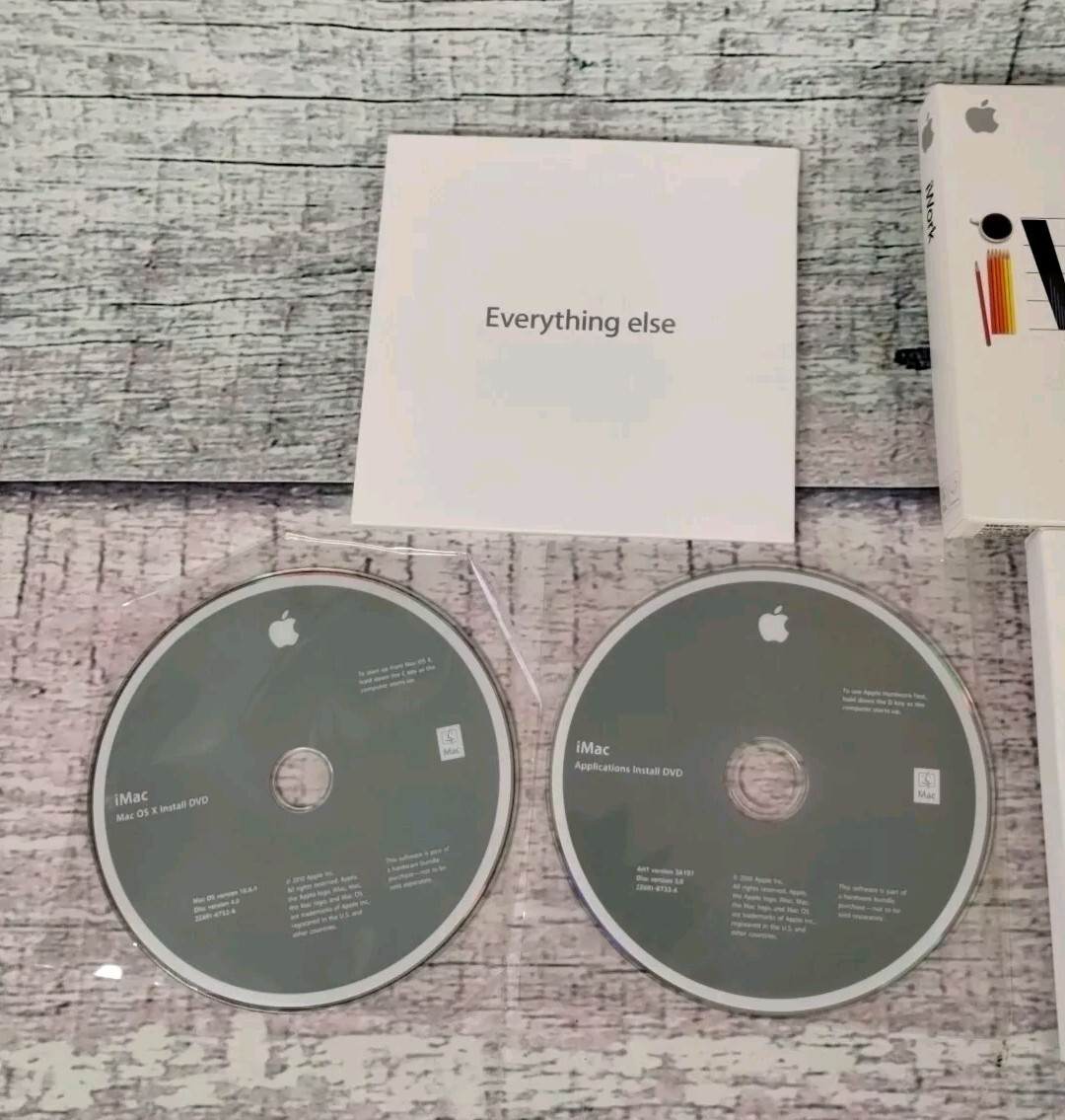 Apple MacBook Pro Mac OS X 10.6.4 & Application Install Discs ONLY w/ iWork Disc
