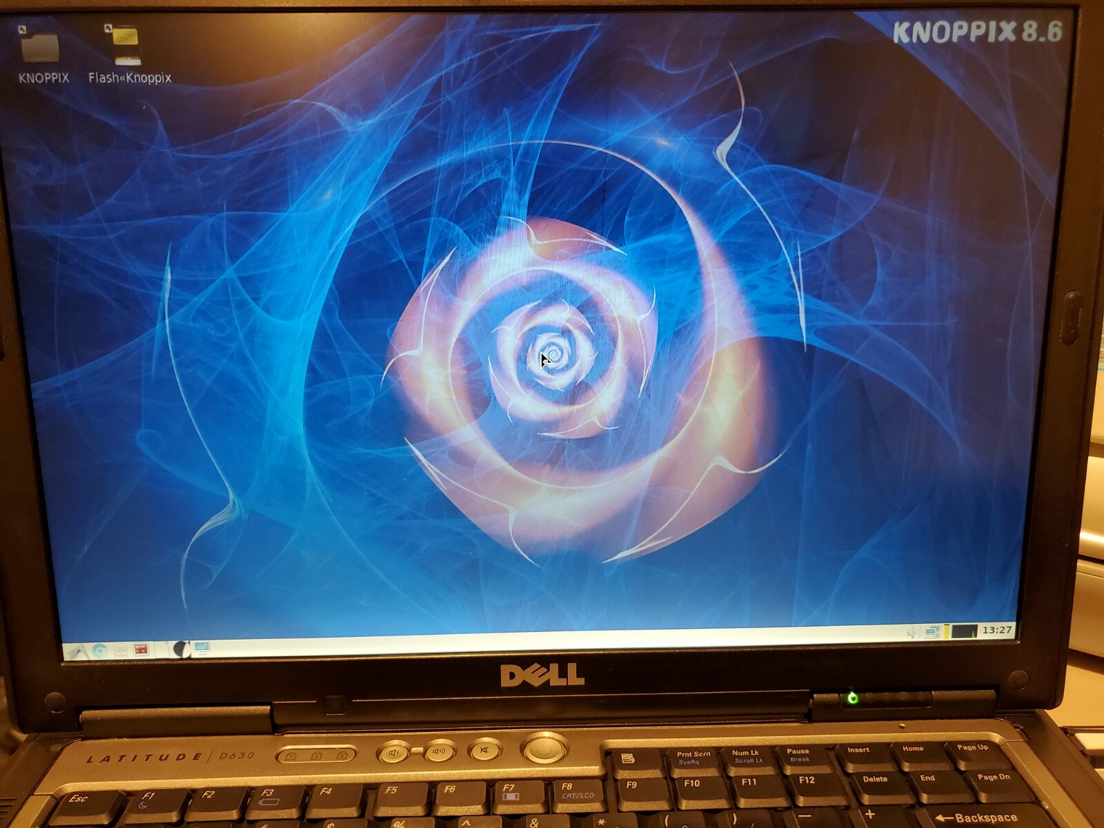 Knoppix Linux Bootable OS v8.6 „Original Live Operating System” 32G USB Stick