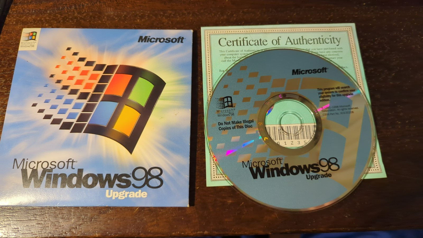 Microsoft Windows 98 Upgrade CD w/Product Key and sleeve *used/untested*