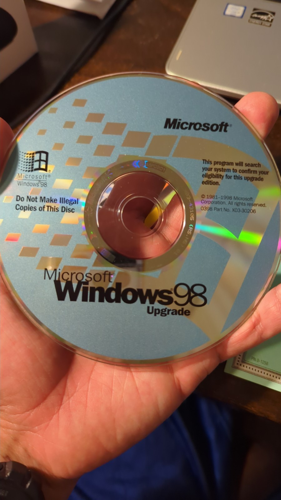 Microsoft Windows 98 Upgrade CD w/Product Key and sleeve *used/untested*