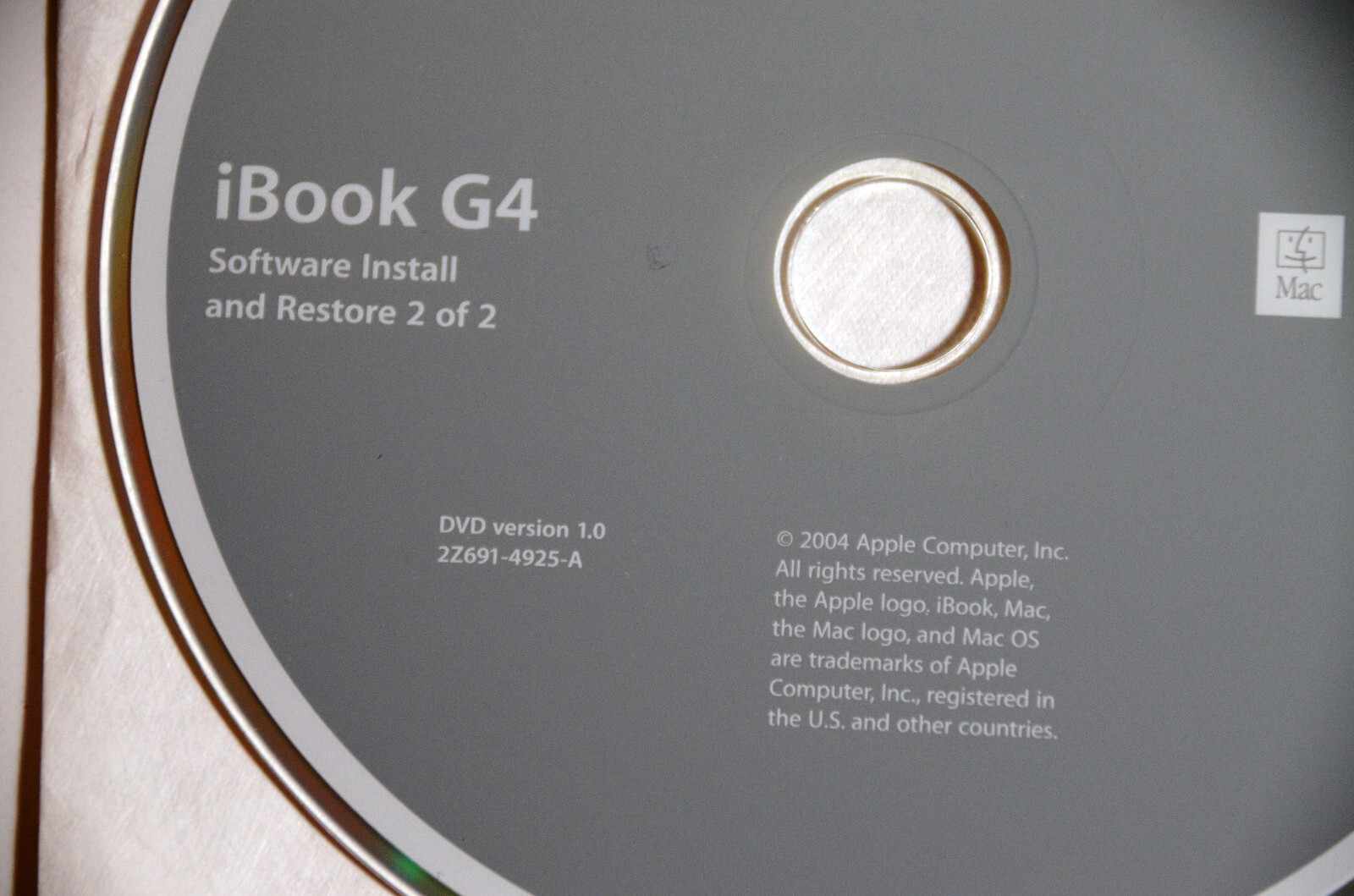 2004 Mac OS Install Discs, Version 10.3.4 DVD Version 1.0 691-5077-A 2Z691-4925A
