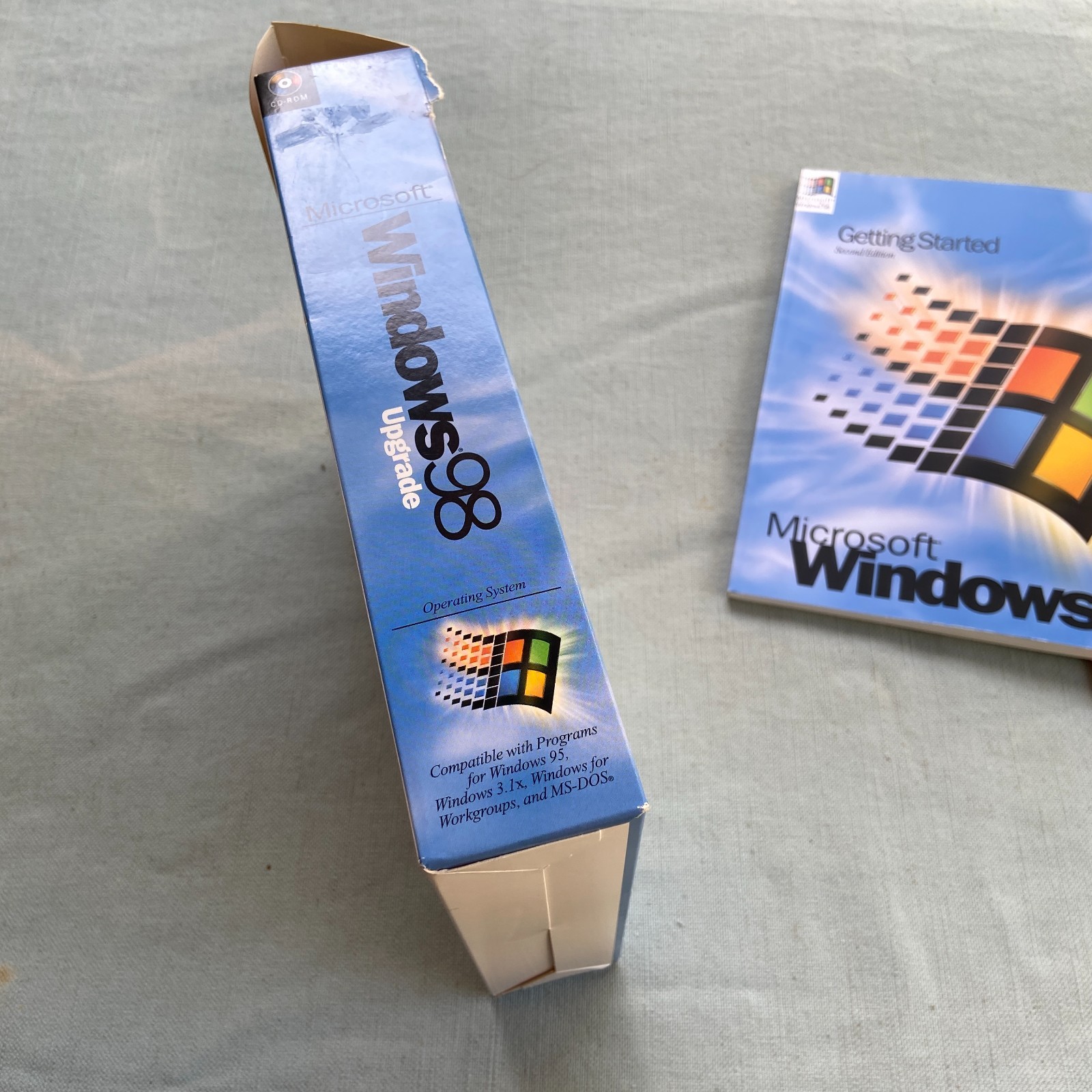 Microsoft Windows 98 Second Edition SE Upgrade Original Sleeve Box Art Book Key