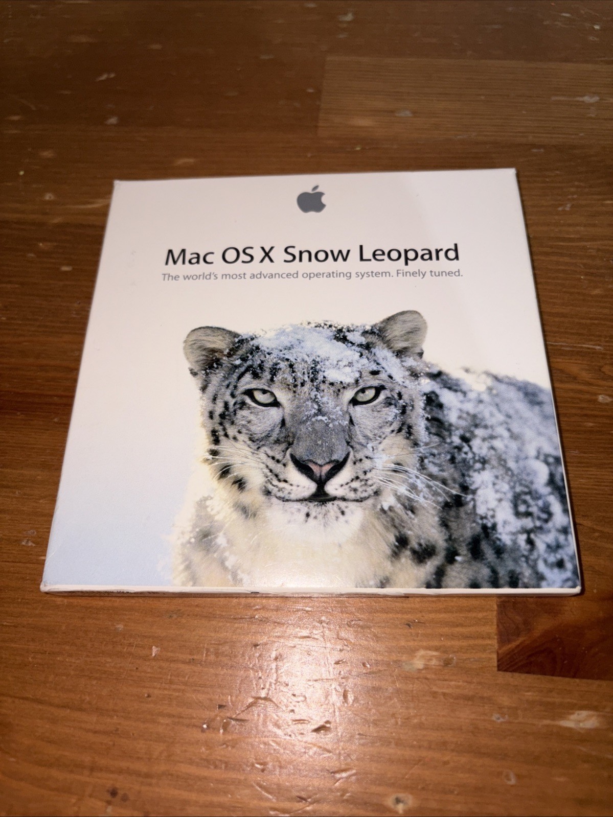 Apple Mac OS X Leopard Version 10.5.2 & Snow Leopard 10.6 Install DVDs Retail