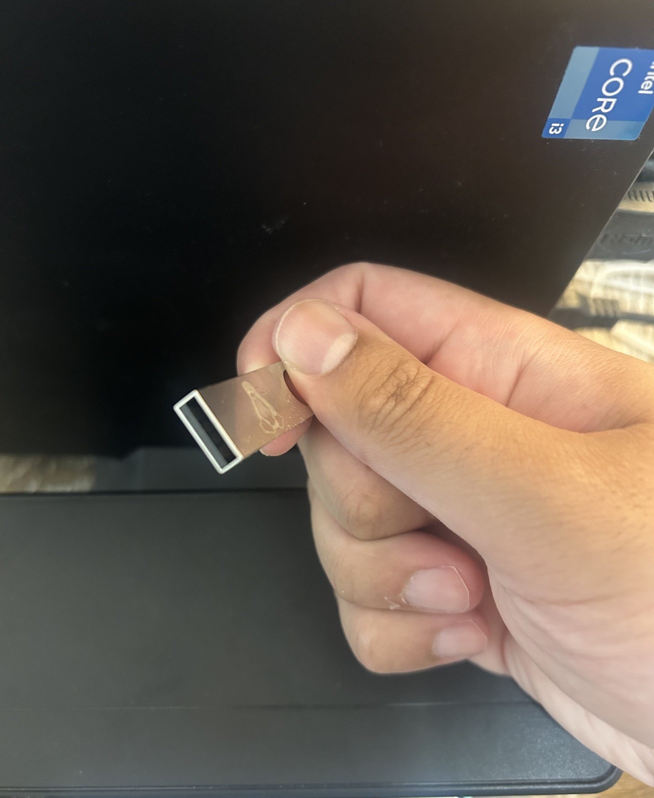 Zorin OS 17.3 Bootable USB Flash Drive with Tux Logo (2025)