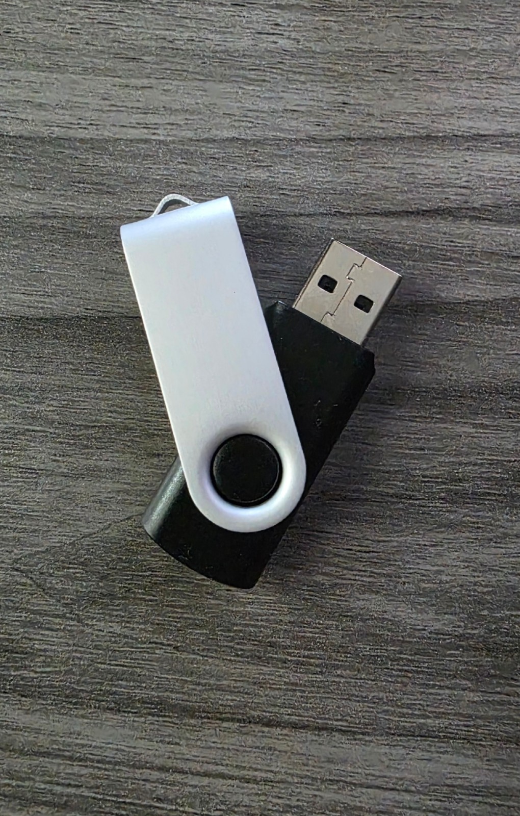 Hiren’s Boot PC Repair Recovery Tools Password Antivirus Computer Utility USB