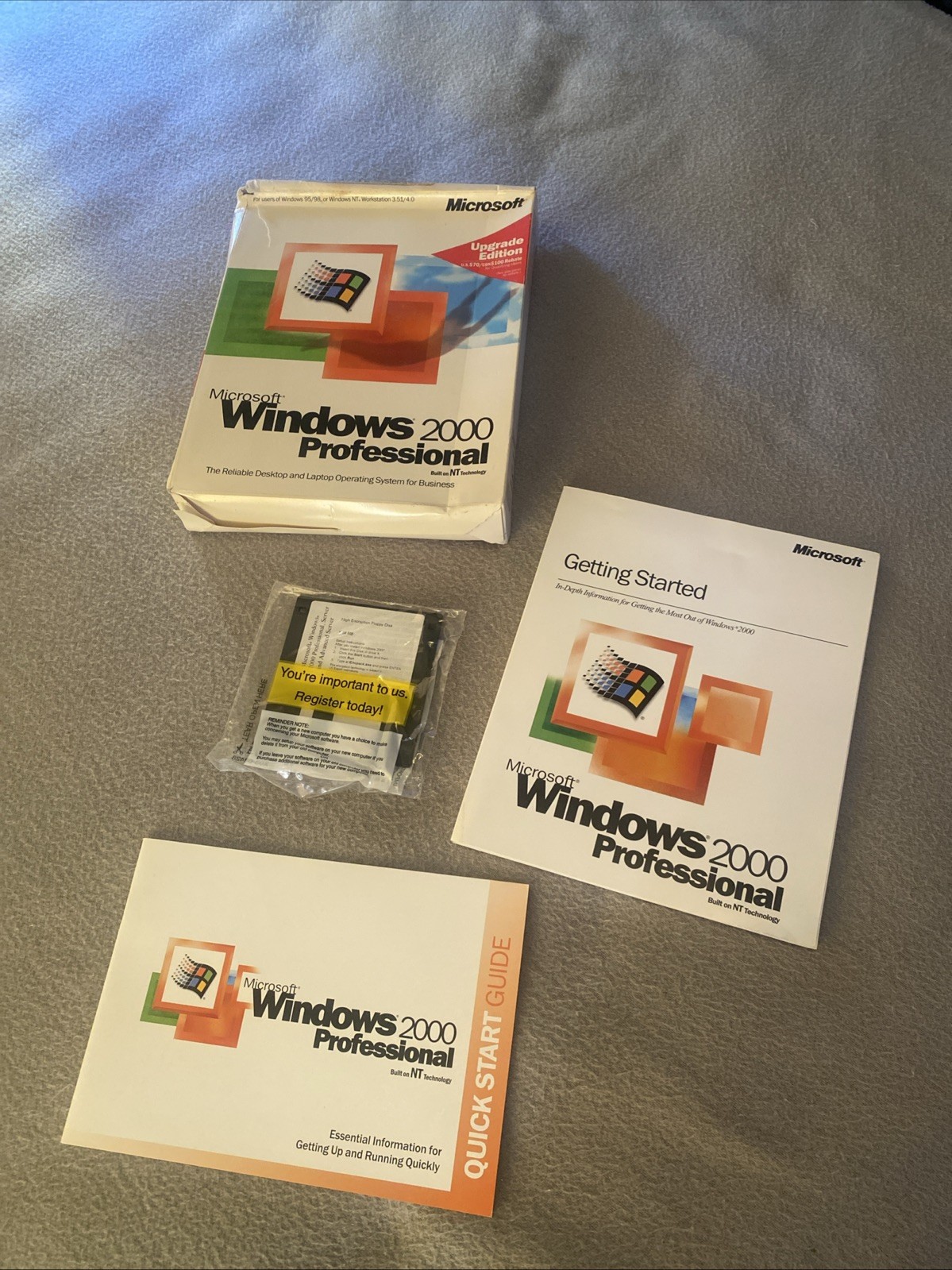 Microsoft Windows 2000 Professional Retail Box, Upgrade Edition (no CD)