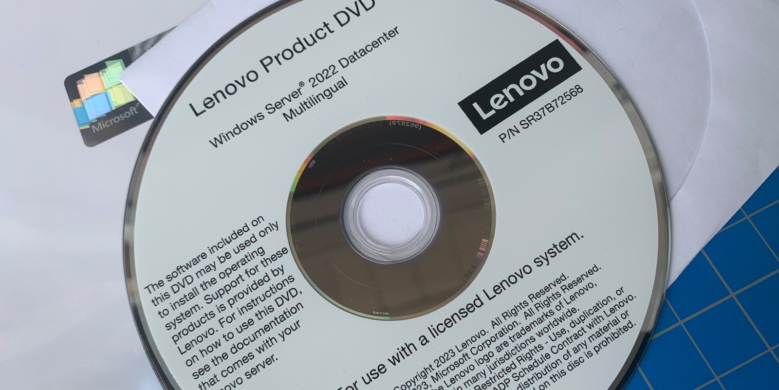Lenovo Windows Server 2022 DataCenter Edition 16 Cores w/COA UnlimitedVM Genuine