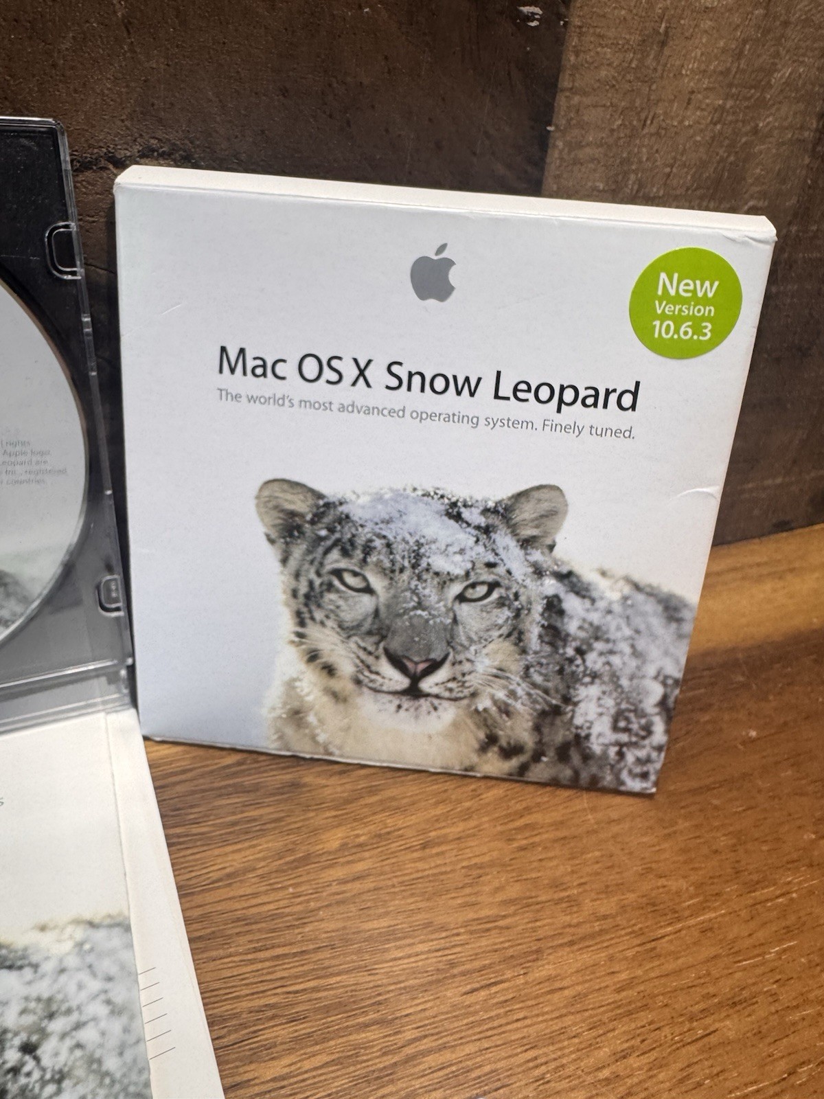 Apple Mac OS X Snow Leopard 10.6.3 Retail Install DVD MC573Z/A With Stickers