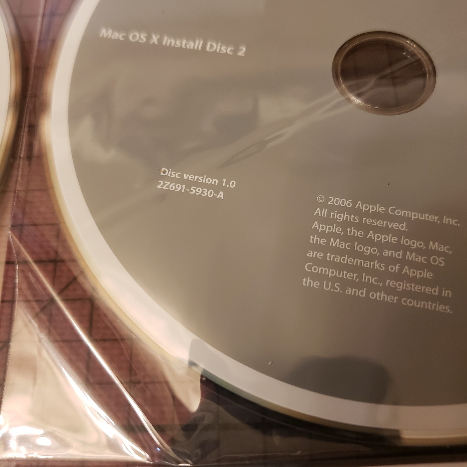 Mac OS X & Application Install Disc 1 & 2 OS 10.4.8 MacBook 2006 & iWork ’06