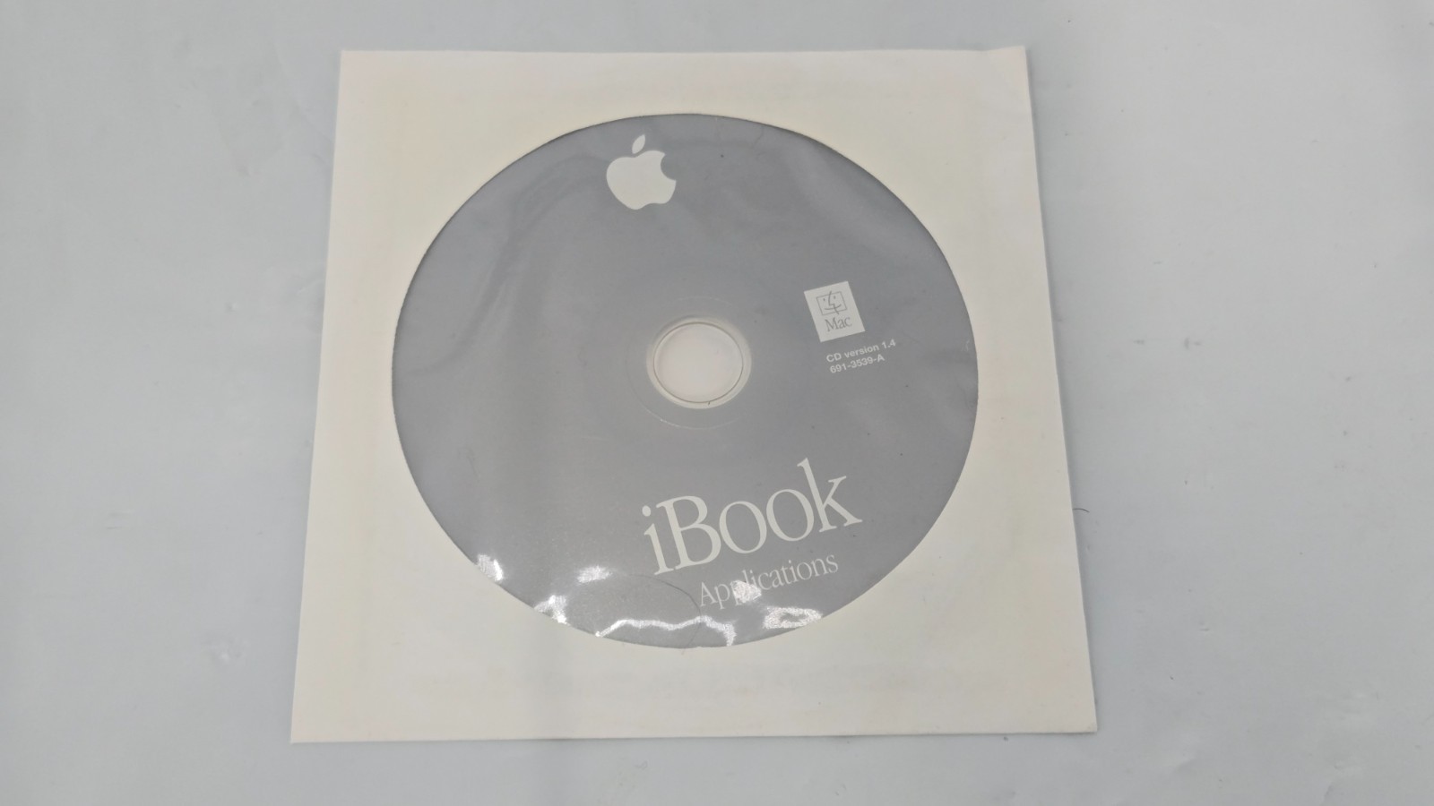 iBook G4 System Restore 8 Discs & World Book Mac 10.1.4, 9.2.2 LOT of 8