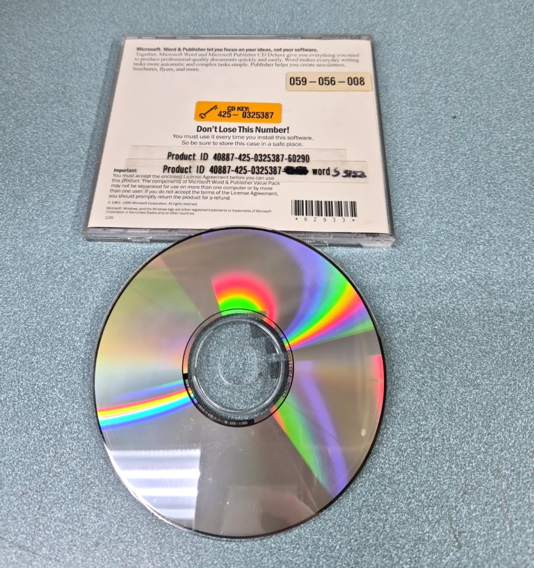 Sealed Windows 95 OEM CD Office 2000 Works Exploring Windows 95 Money Lot