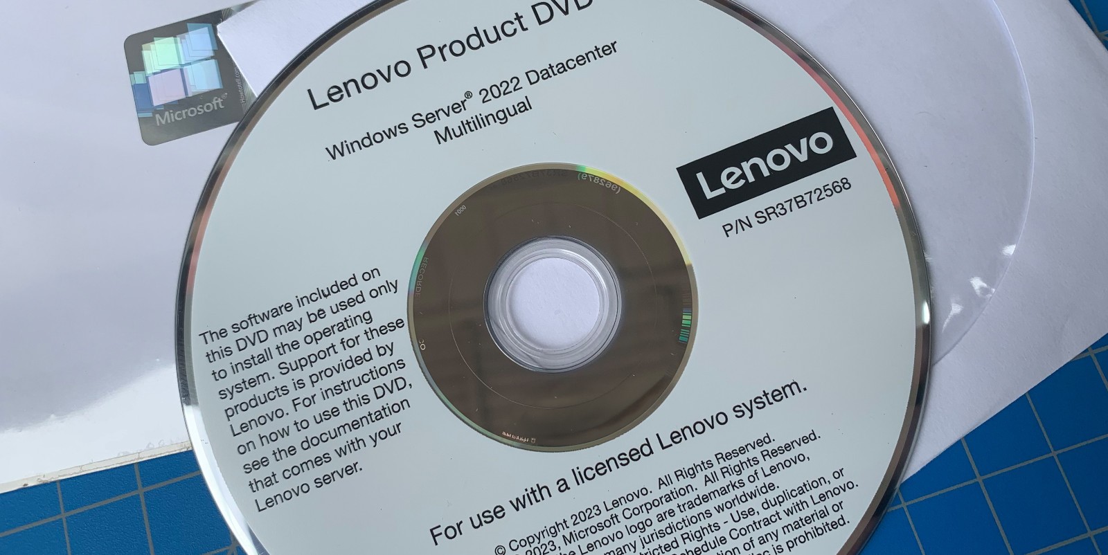 Lenovo Windows Server 2022 DataCenter Edition 16 Cores w/COA UnlimitedVM Genuine