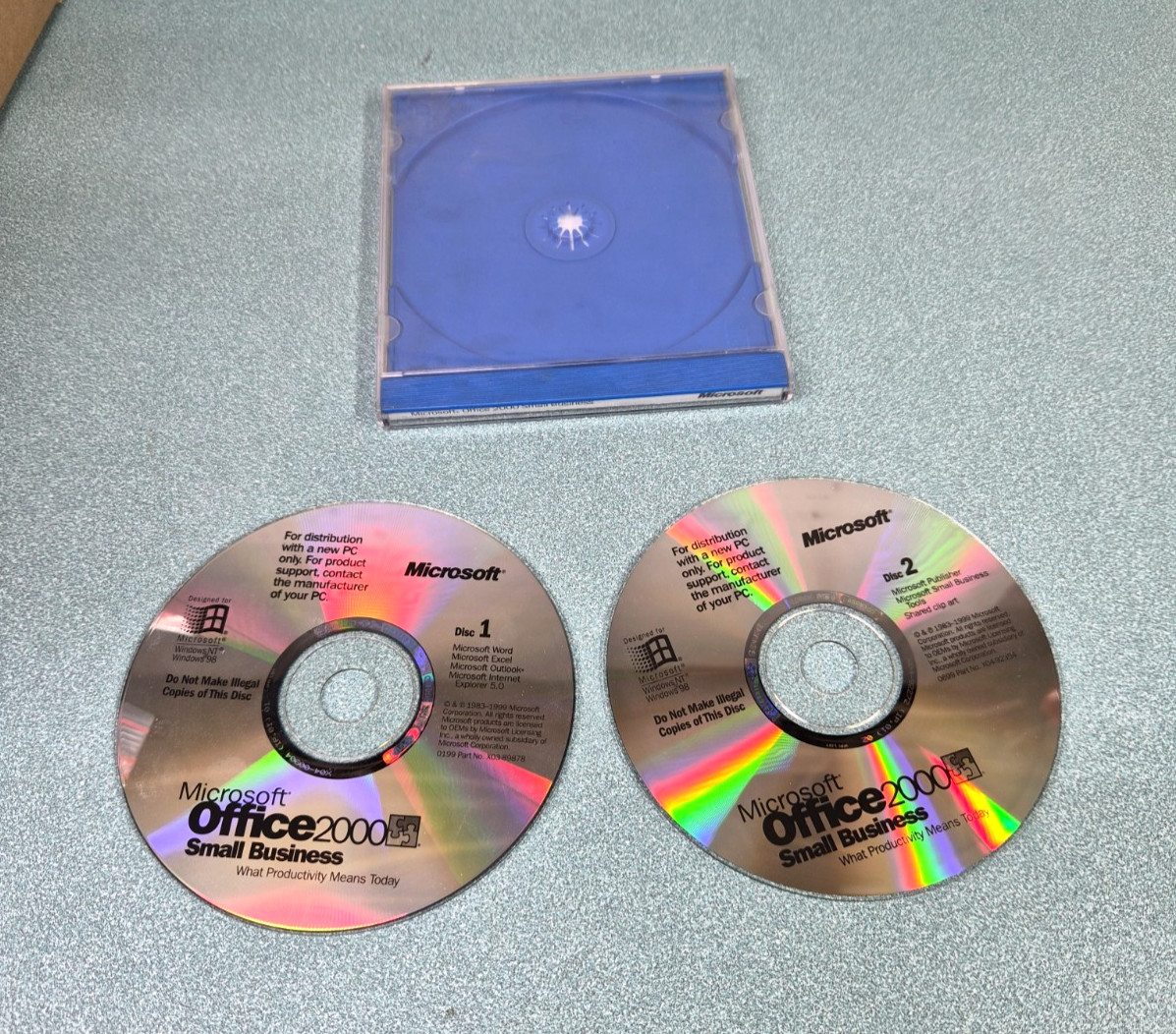Sealed Windows 95 OEM CD Office 2000 Works Exploring Windows 95 Money Lot