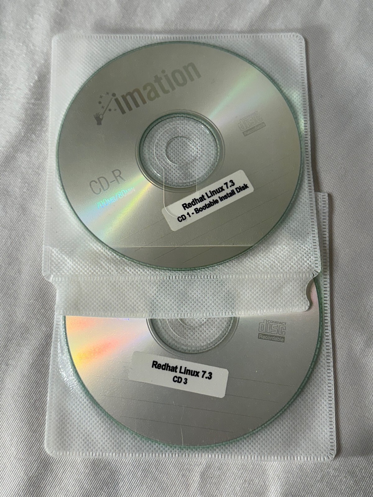 LOT of Three Linux OS – Redhat Linux 7.3 – Mandrake 10.0 – SuSE Linux 9.0 – CDR
