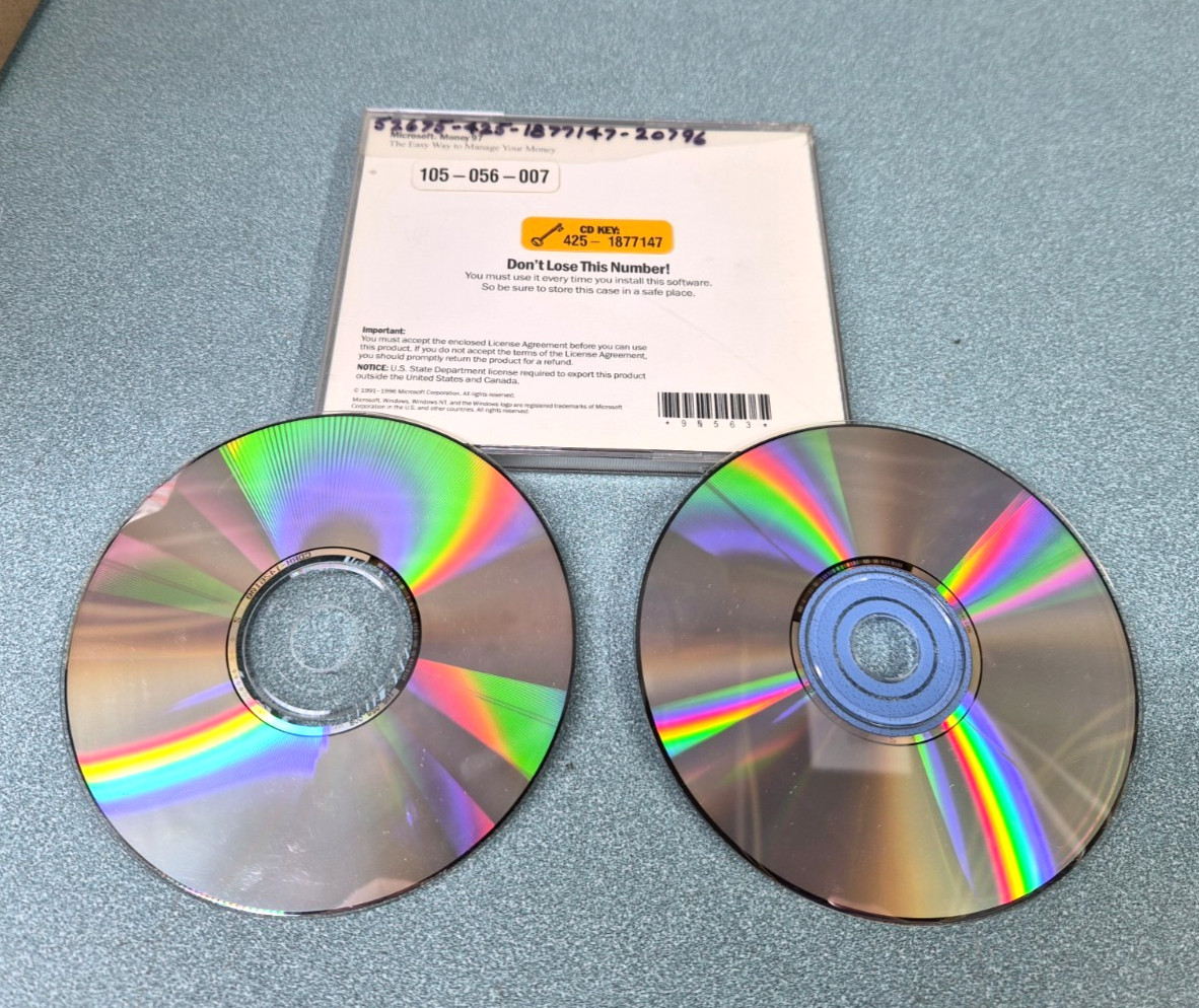 Sealed Windows 95 OEM CD Office 2000 Works Exploring Windows 95 Money Lot
