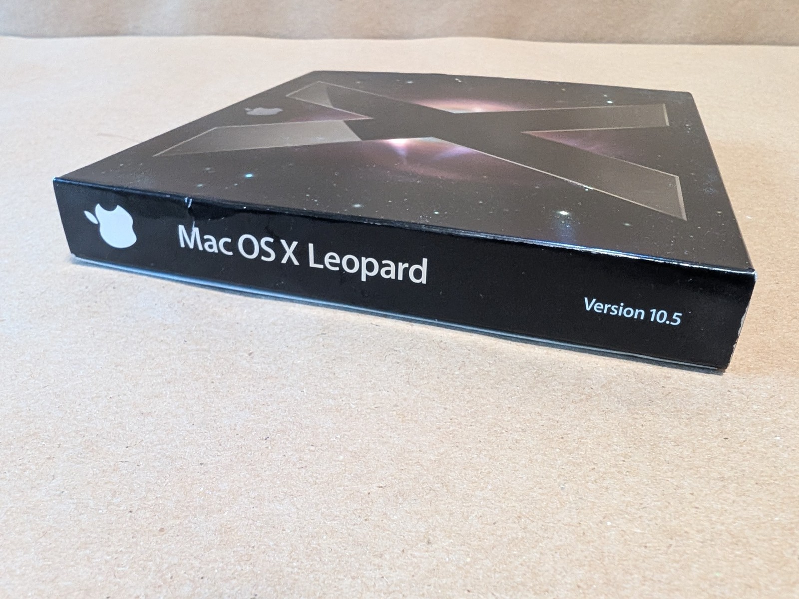 Apple Mac OS X Leopard version 10.5 w/Manual